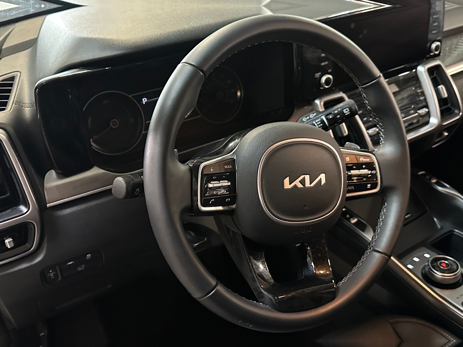 Thumbnail: 2022 Kia Sorento - 4