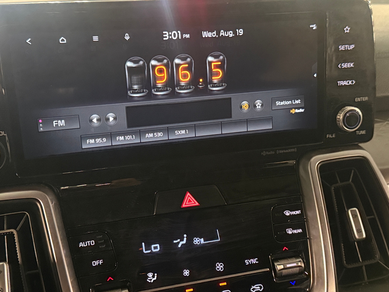 Thumbnail: 2022 Kia Sorento - 3