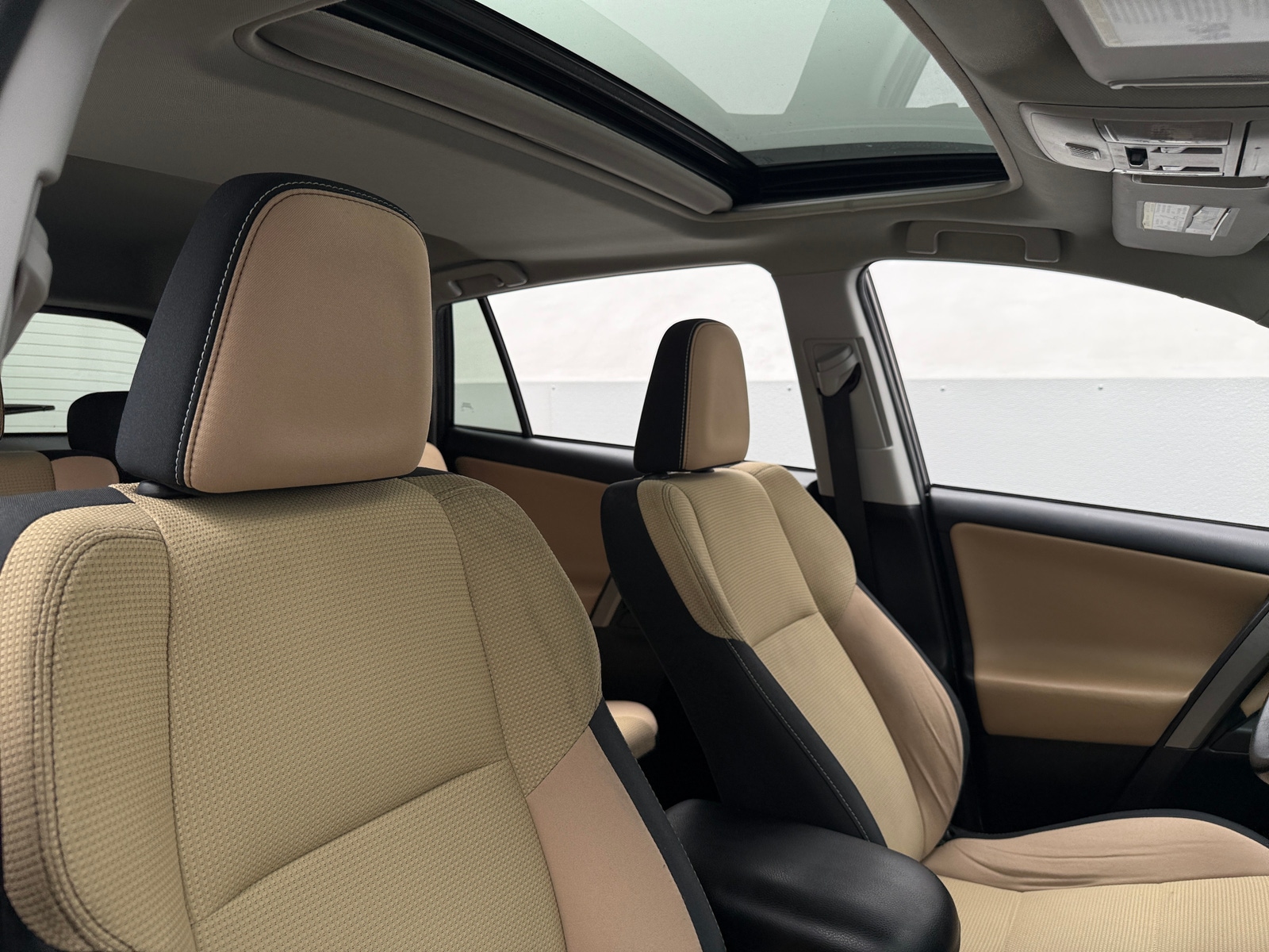 Thumbnail: 2018 Toyota RAV4 - 2