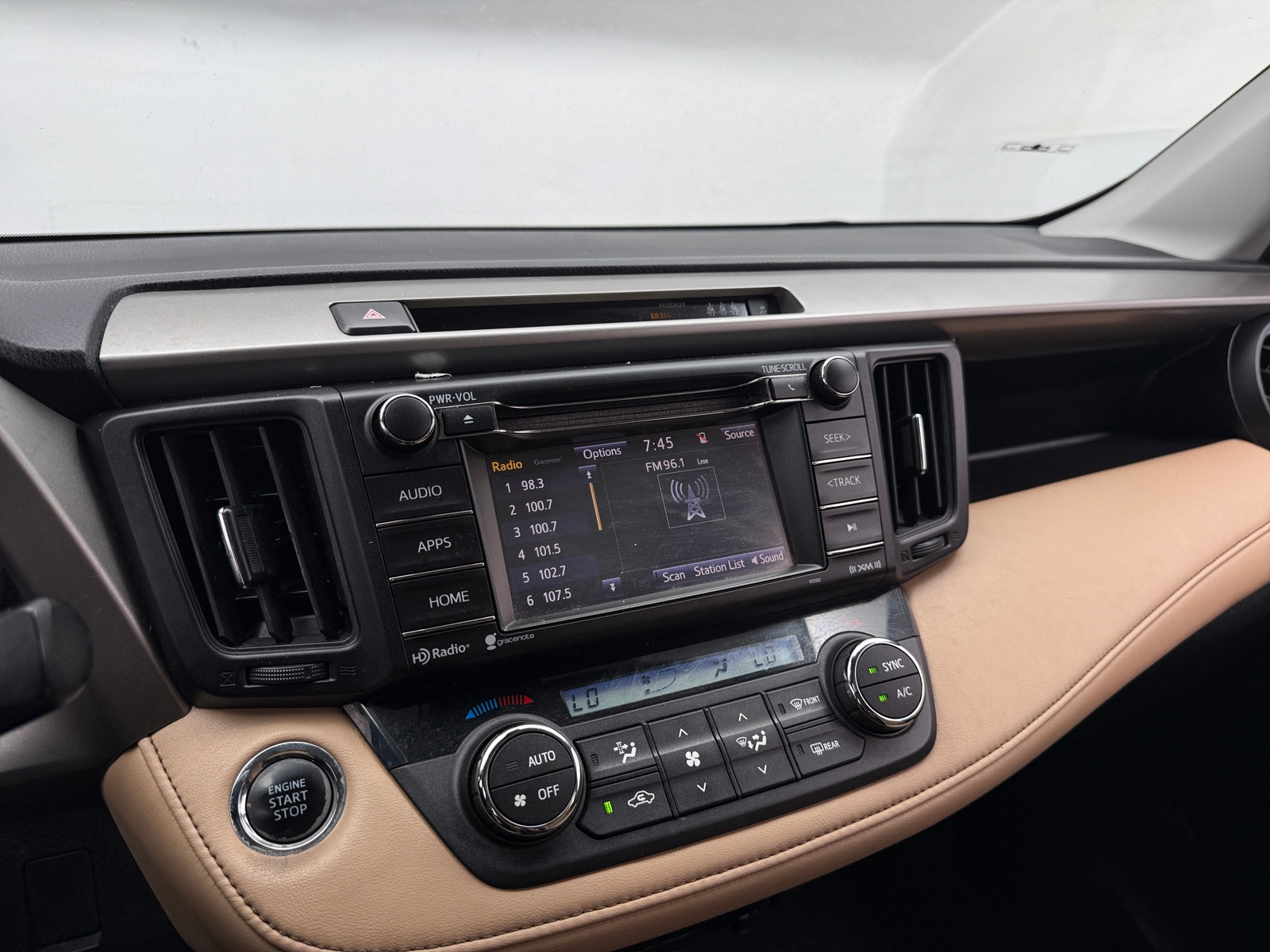 Thumbnail: 2018 Toyota RAV4 - 4