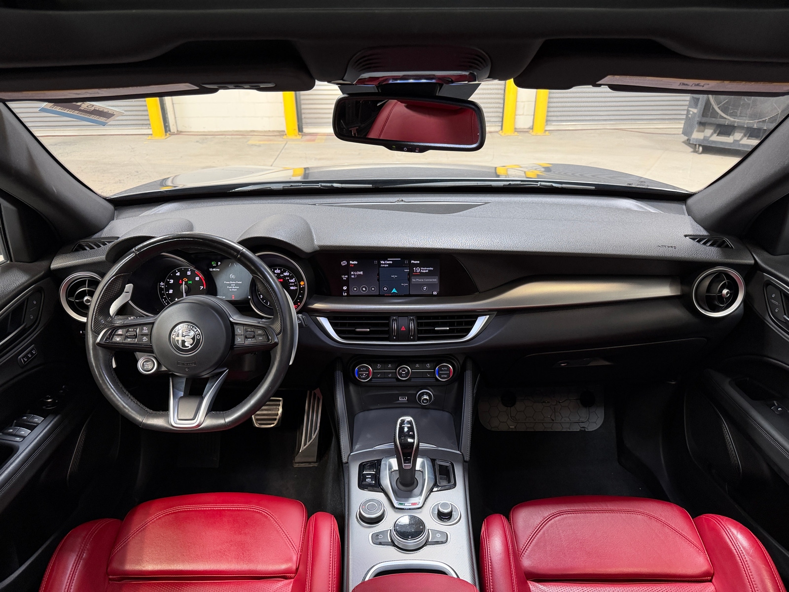 Thumbnail: 2023 Alfa Romeo Stelvio - 2
