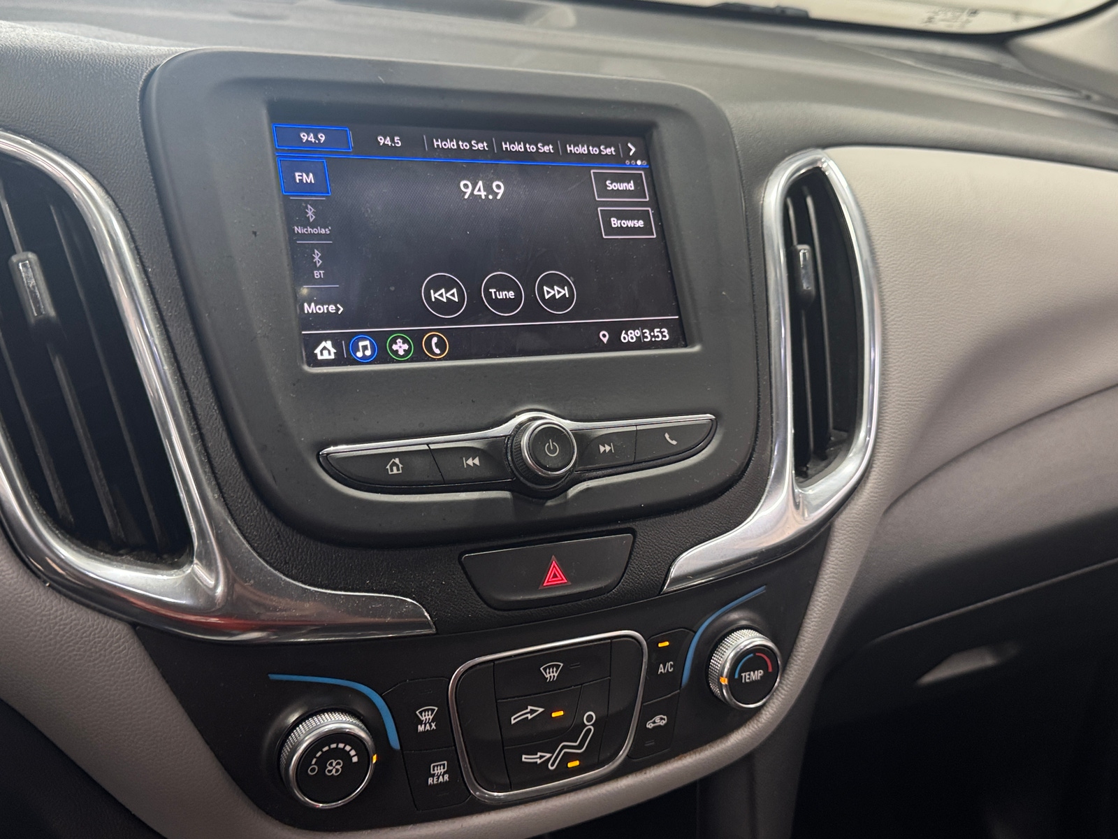 Thumbnail: 2020 Chevrolet Equinox - 4