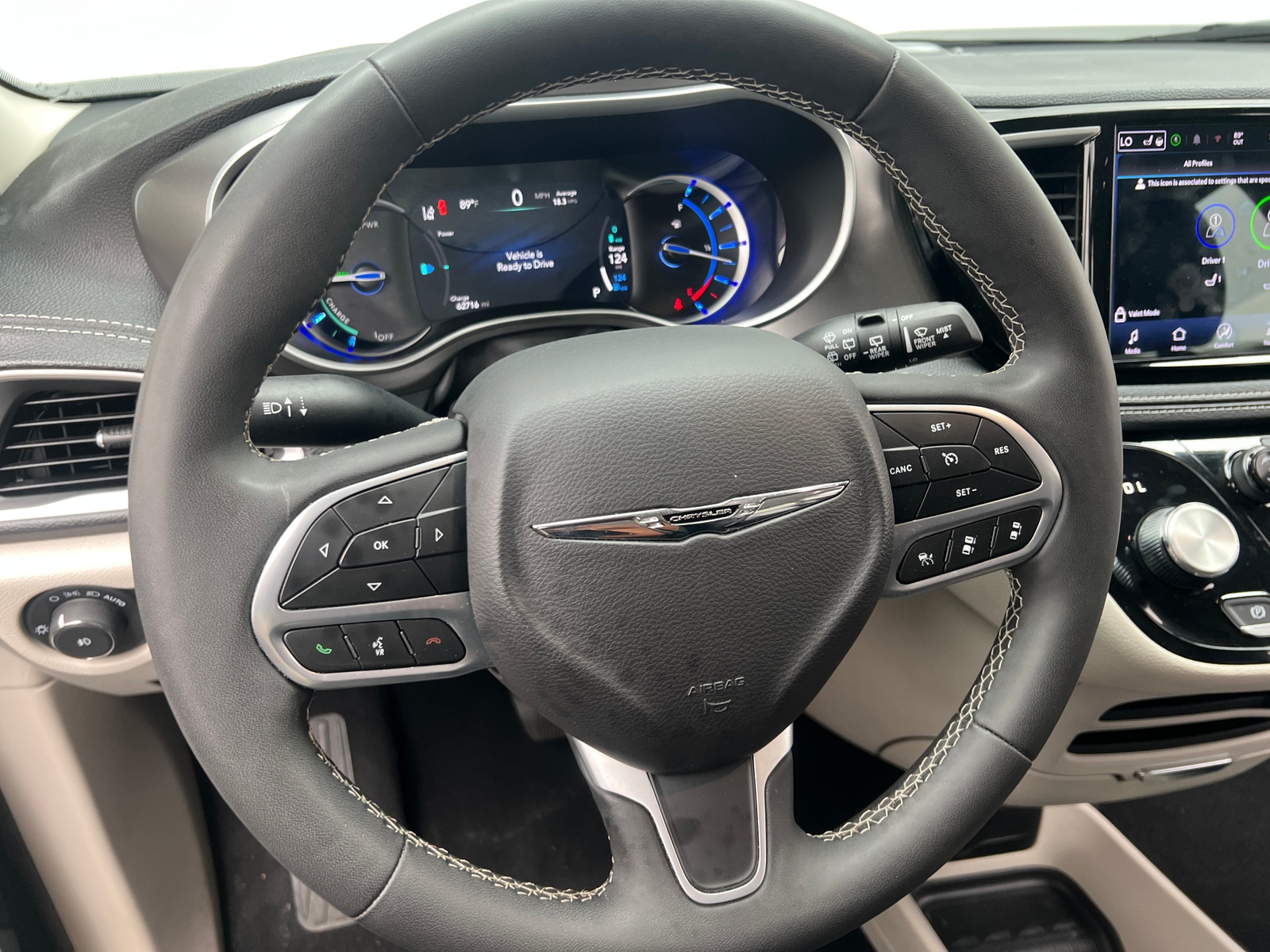 Thumbnail: 2024 Chrysler Pacifica - 4