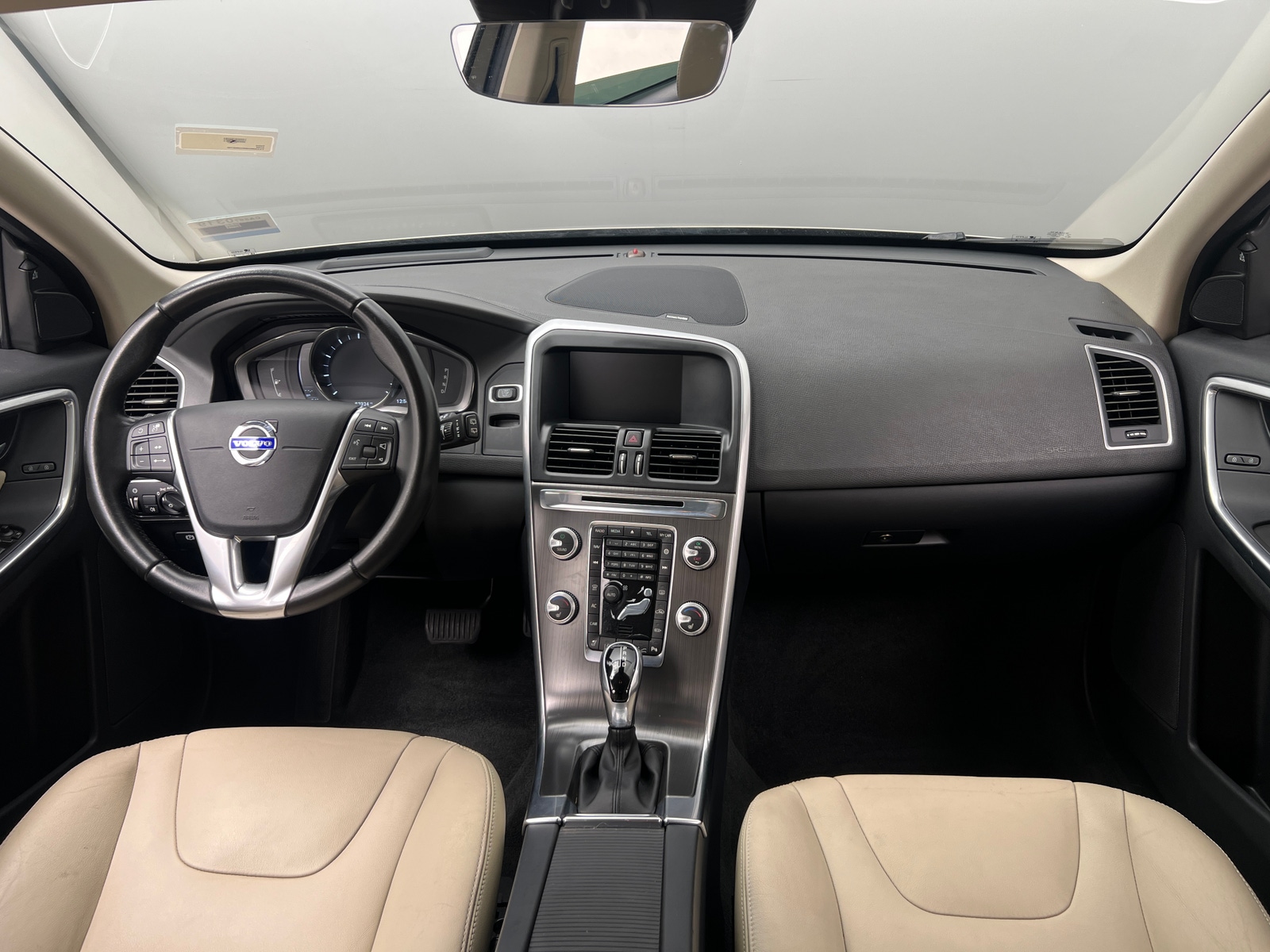 Thumbnail: 2016 Volvo XC60 - 2