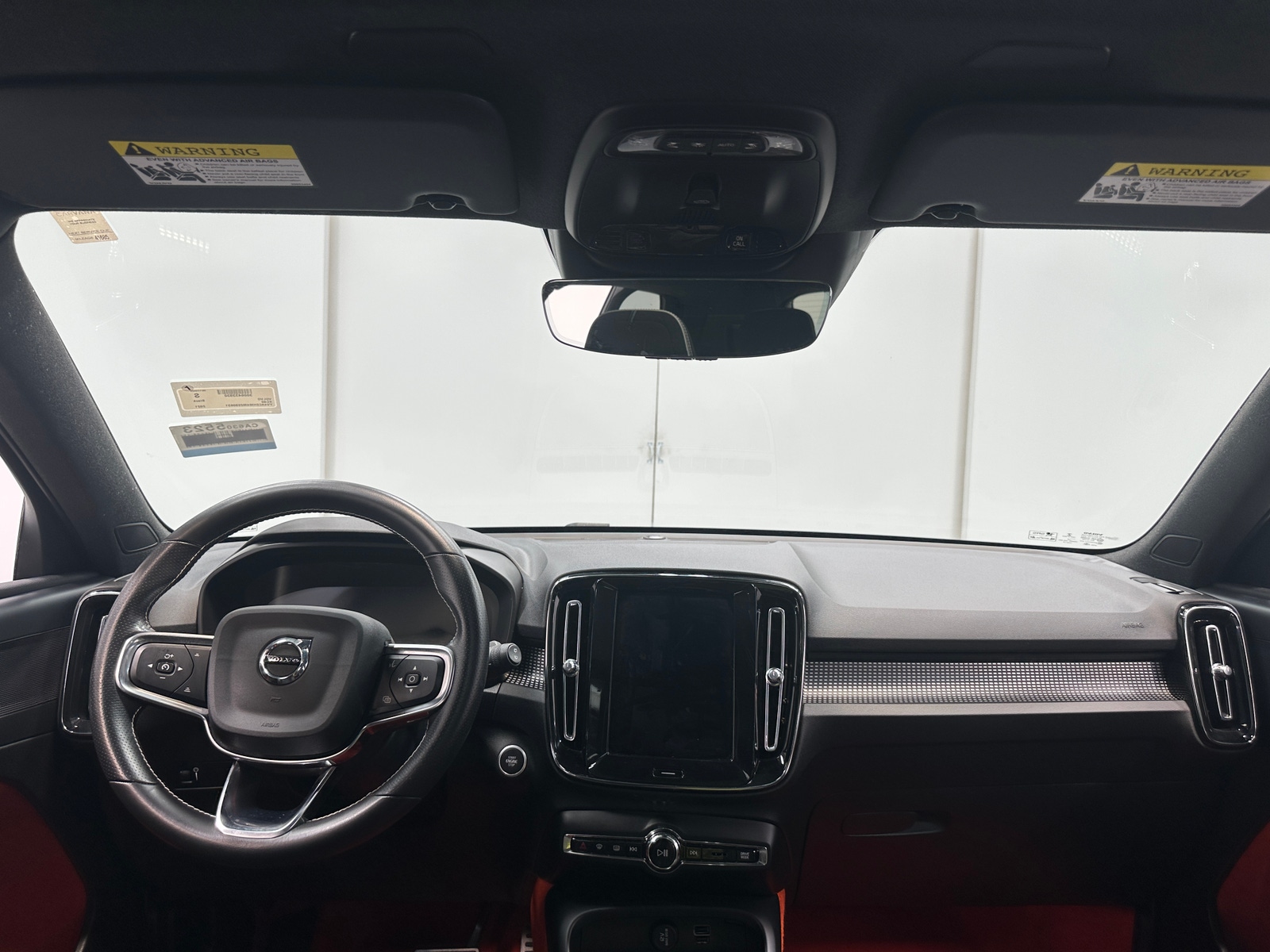 Thumbnail: 2021 Volvo XC40 - 2