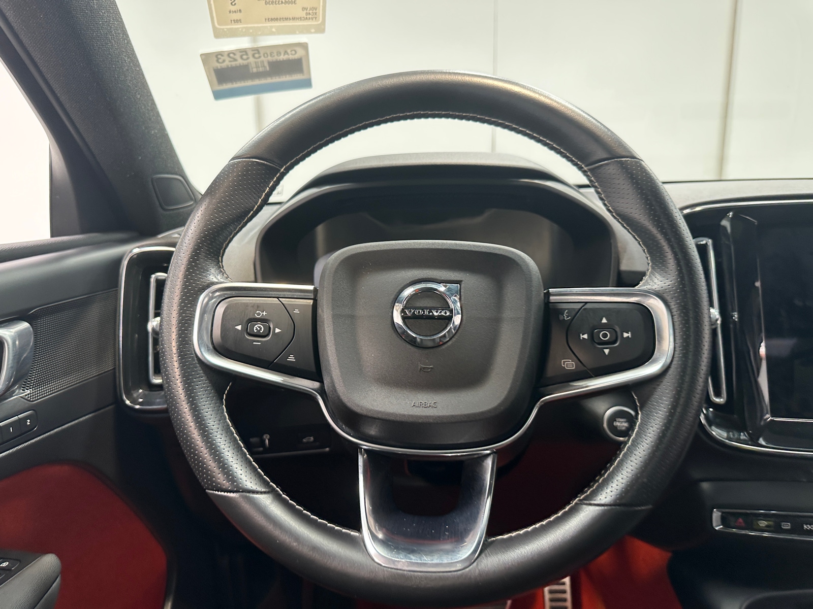 Thumbnail: 2021 Volvo XC40 - 4