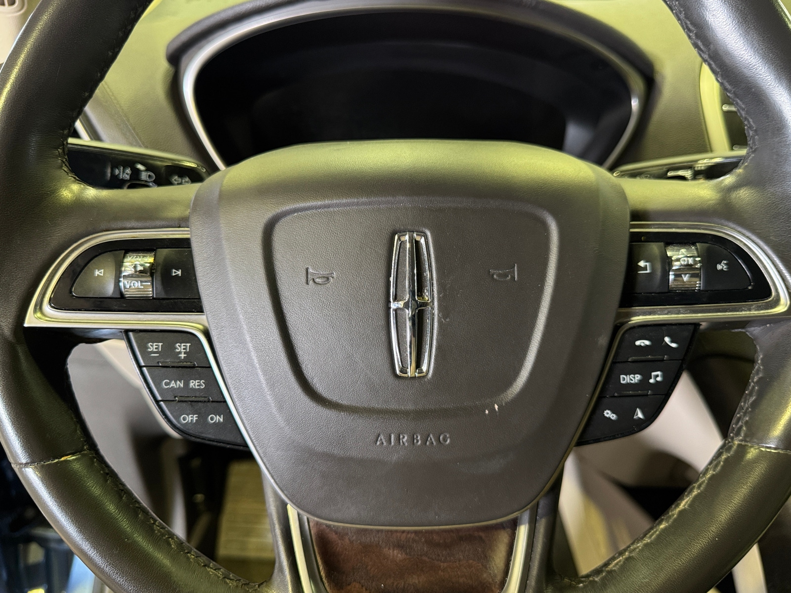 Thumbnail: 2019 Lincoln Nautilus - 4