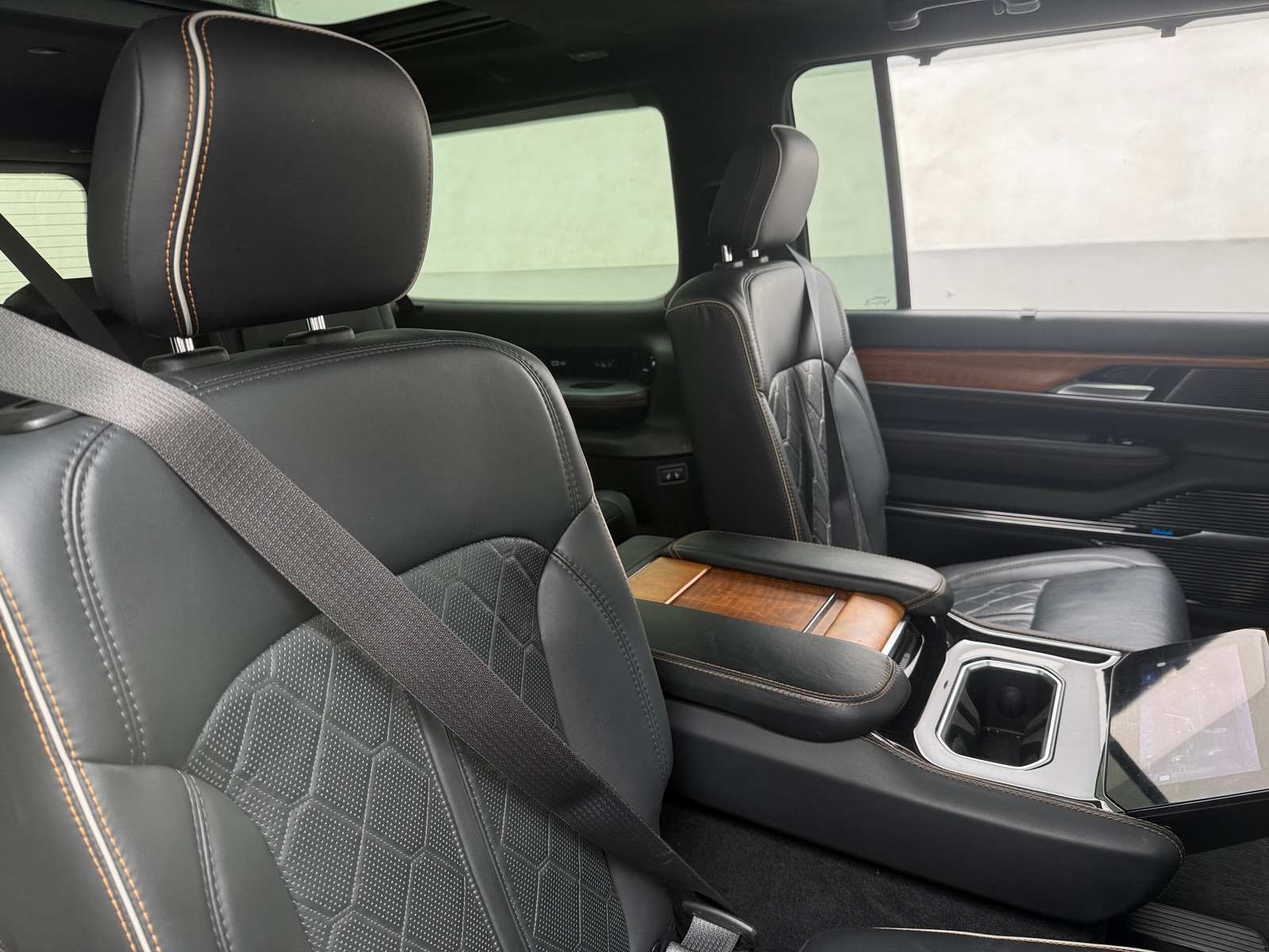 Thumbnail: 2024 Jeep Grand Wagoneer L - 5
