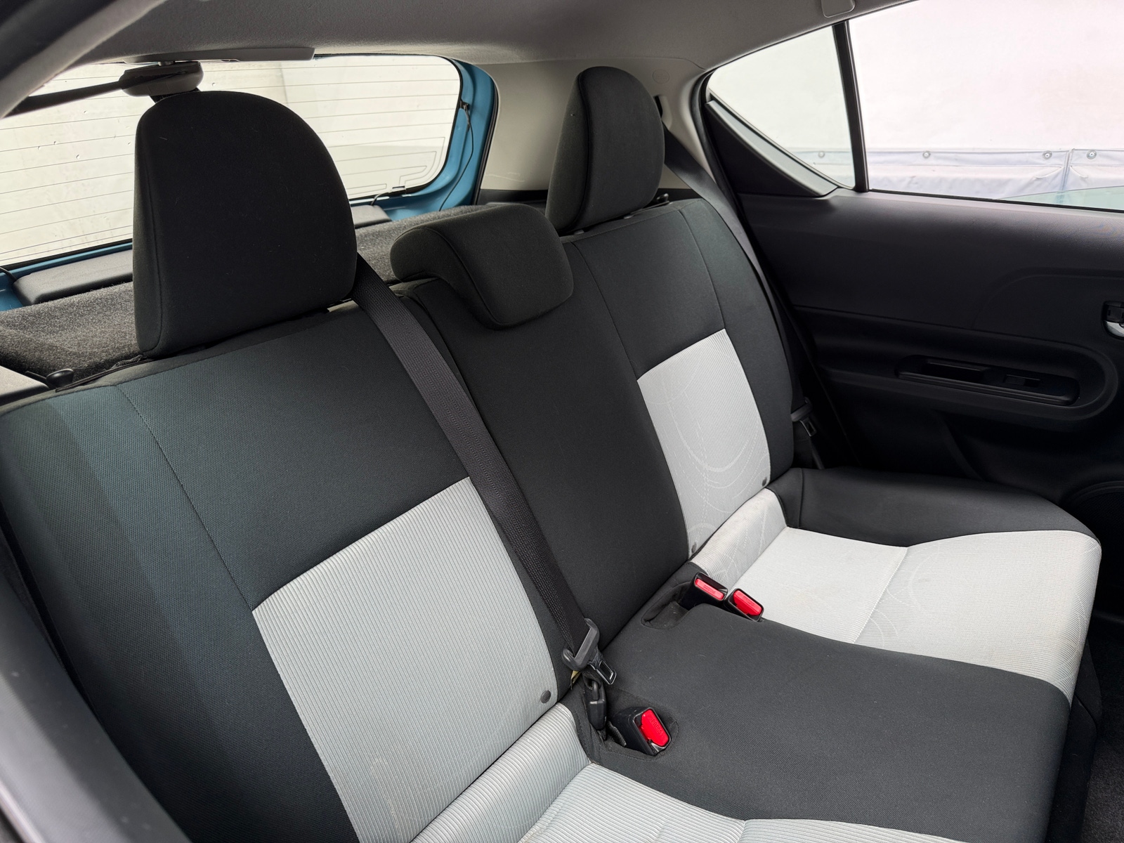 Thumbnail: 2015 Toyota Prius c - 6