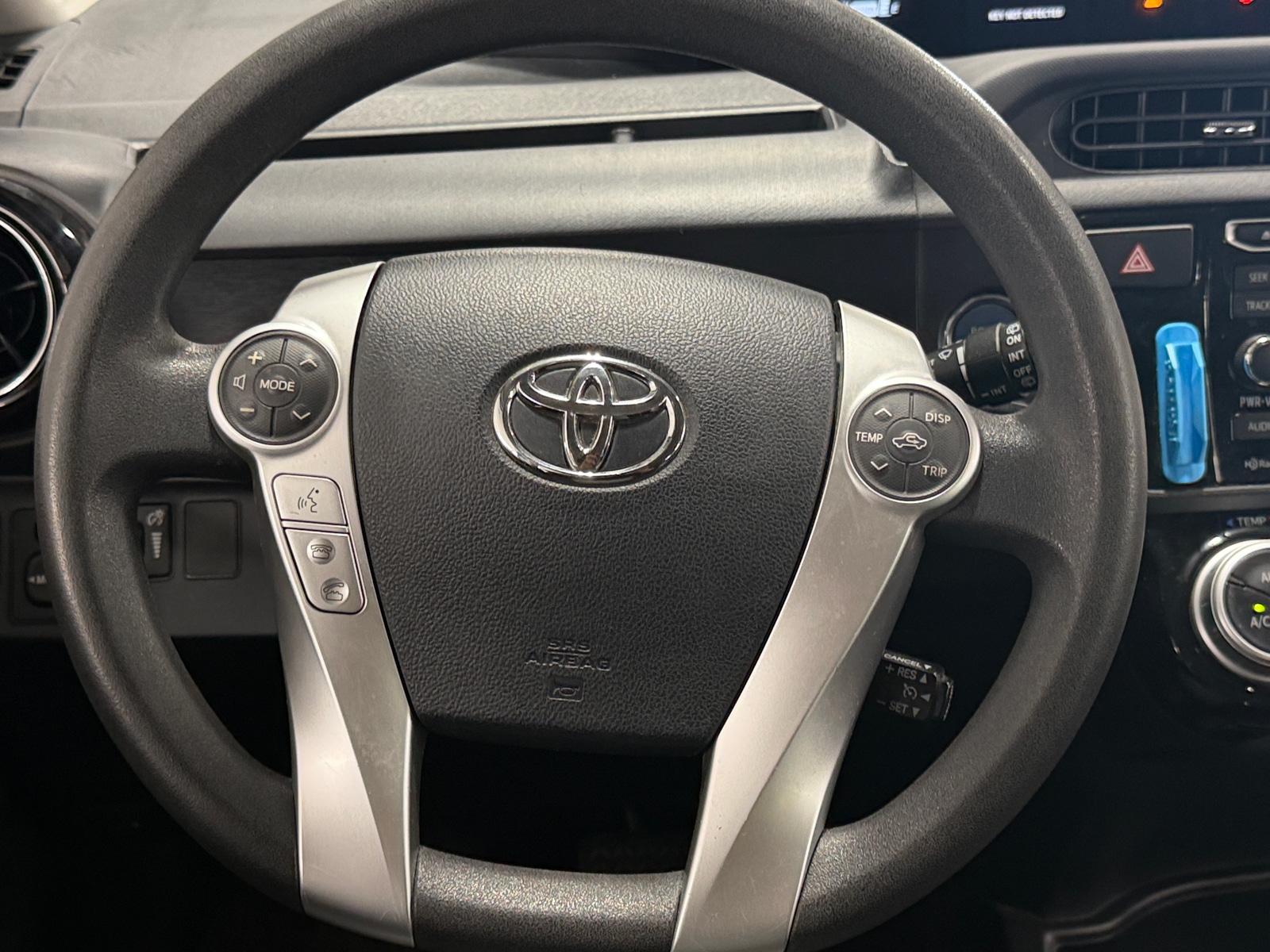 Thumbnail: 2015 Toyota Prius c - 5