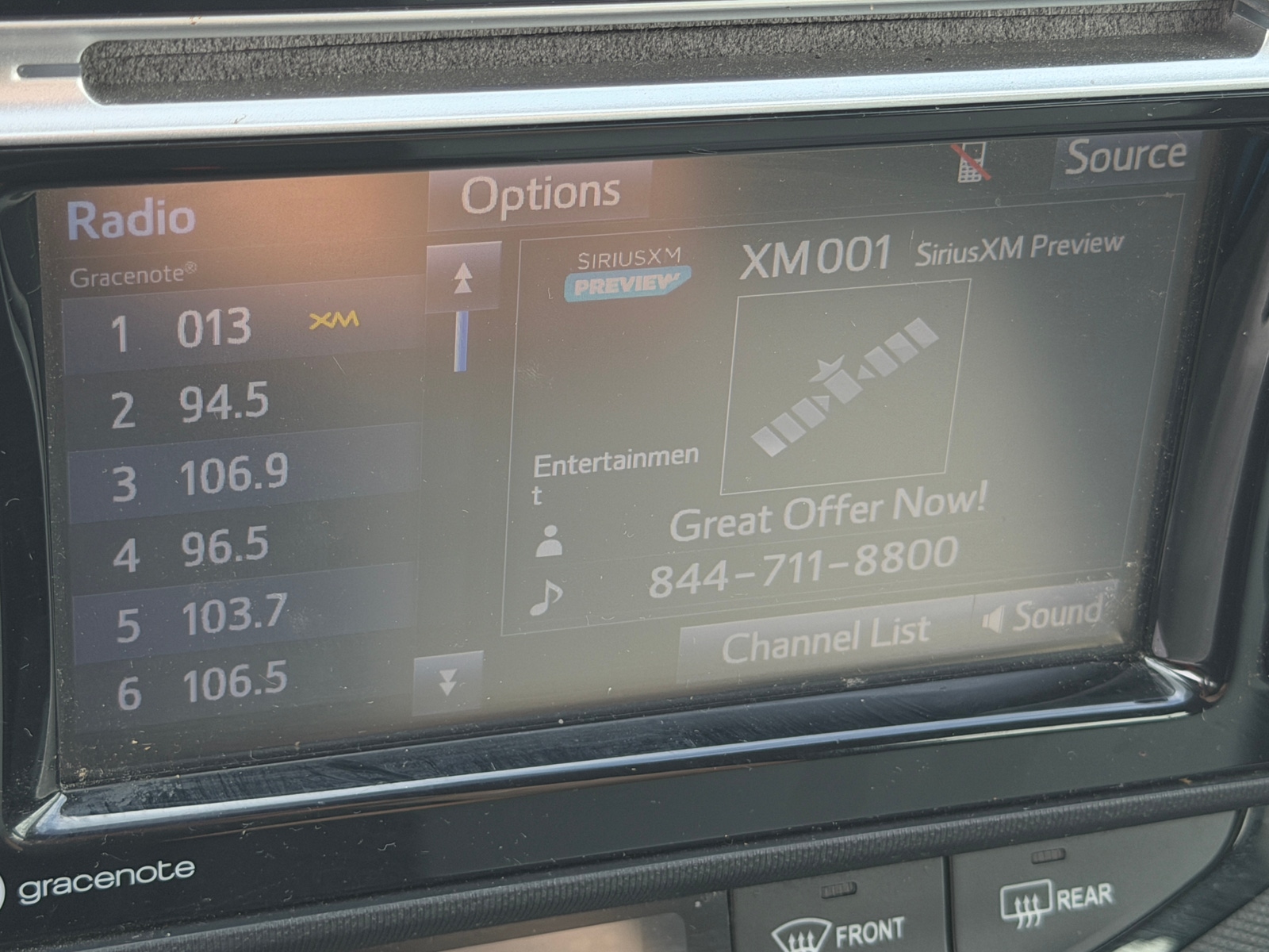 Thumbnail: 2015 Toyota Prius c - 4