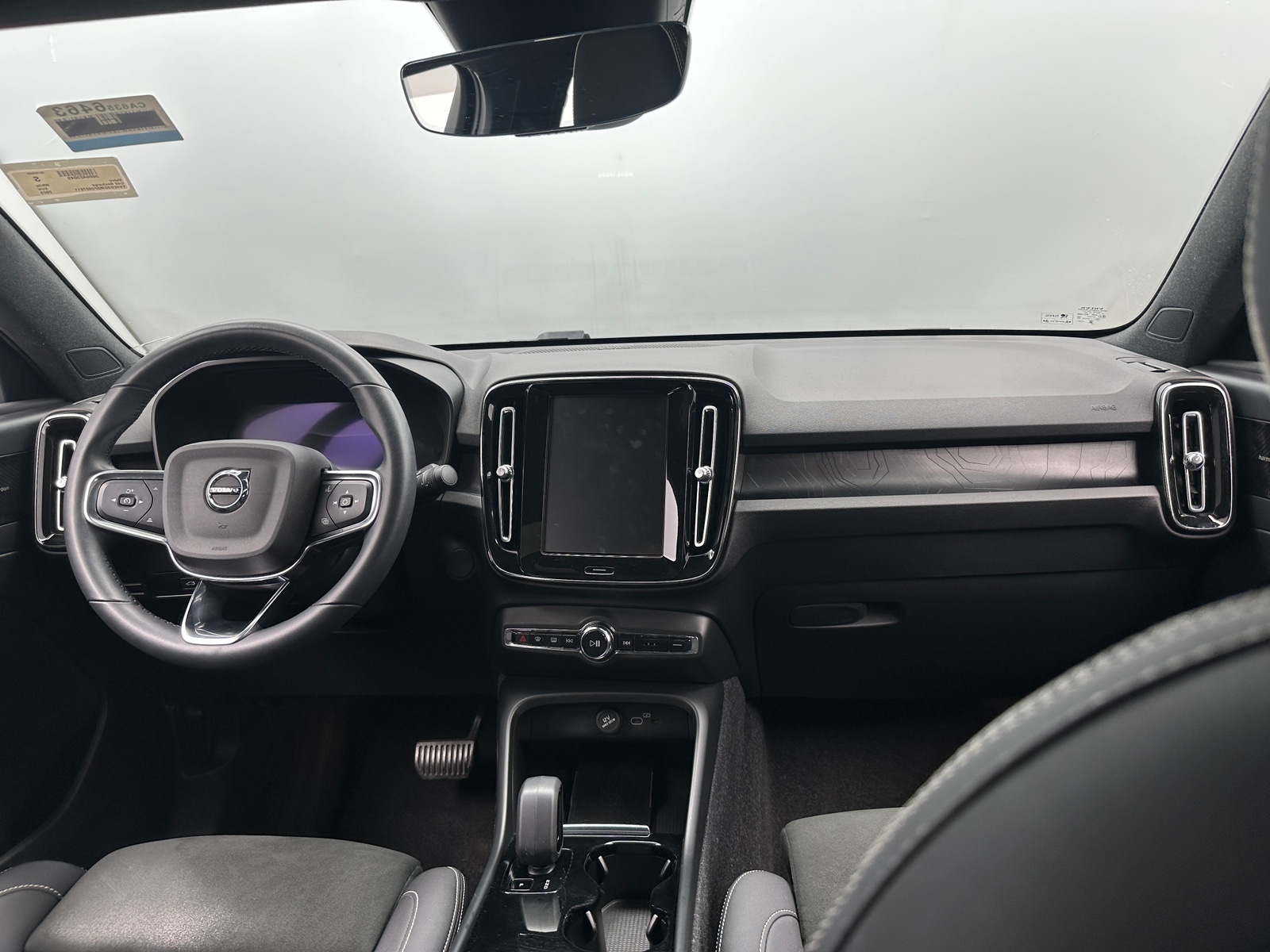 Thumbnail: 2023 Volvo C40 - 2
