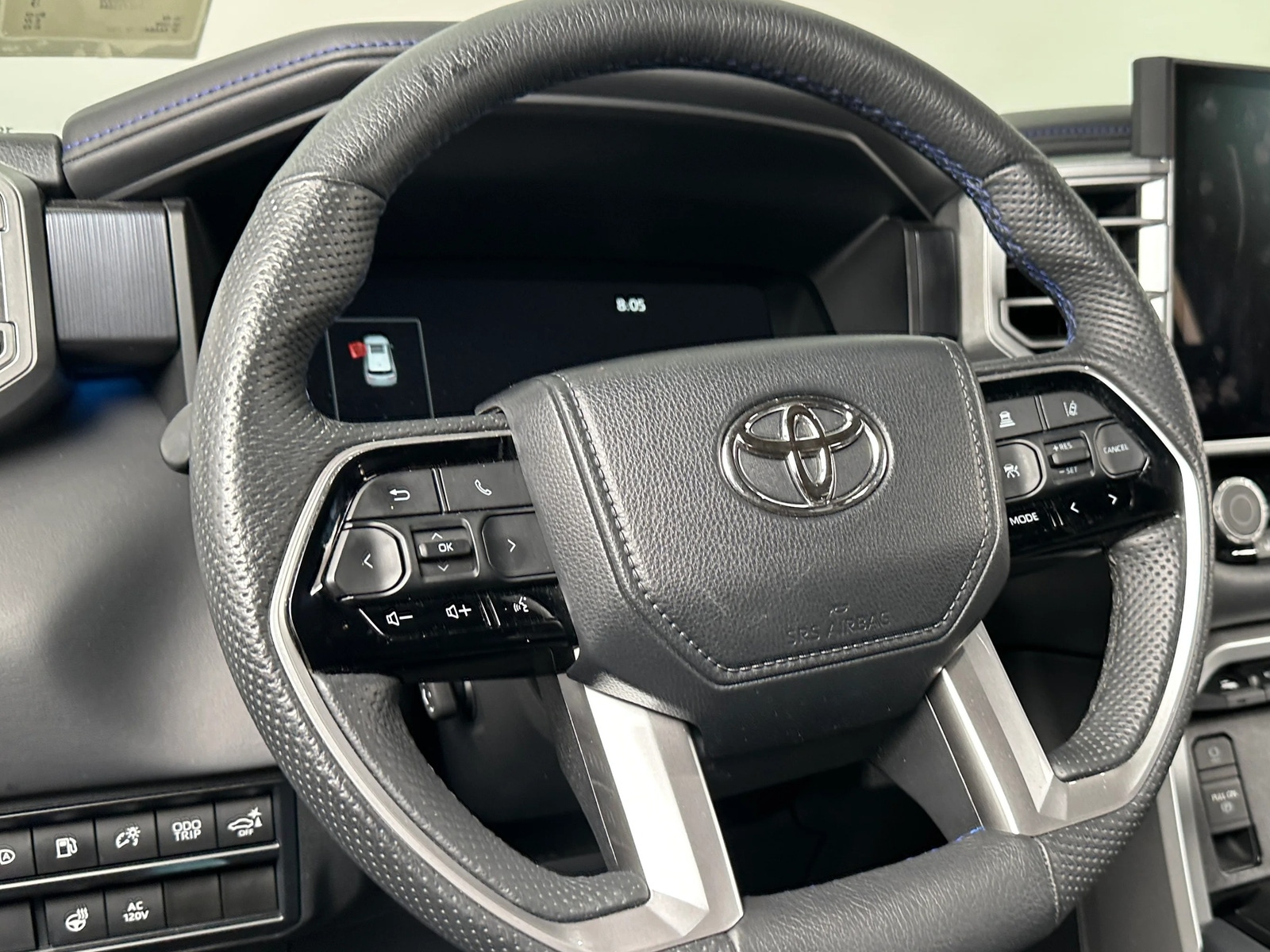 Thumbnail: 2023 Toyota Sequoia - 4