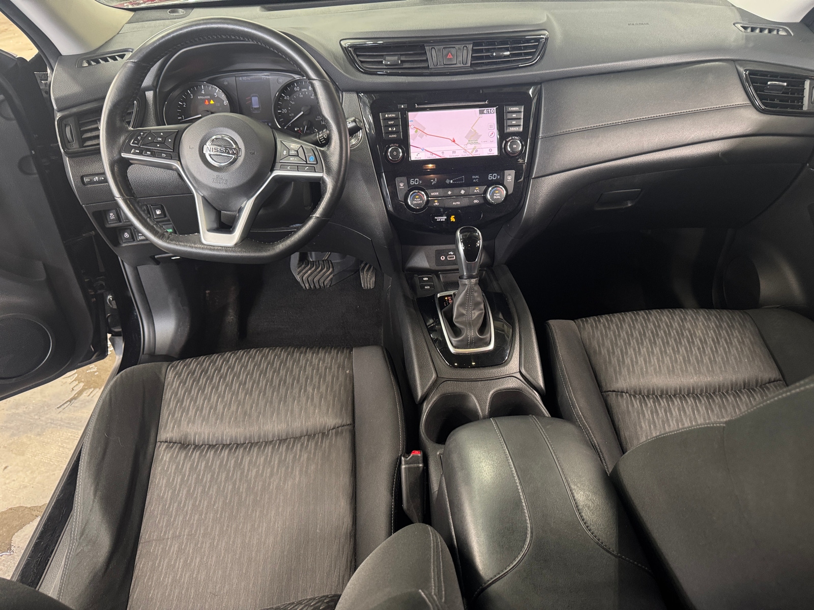 Thumbnail: 2019 Nissan Rogue - 3