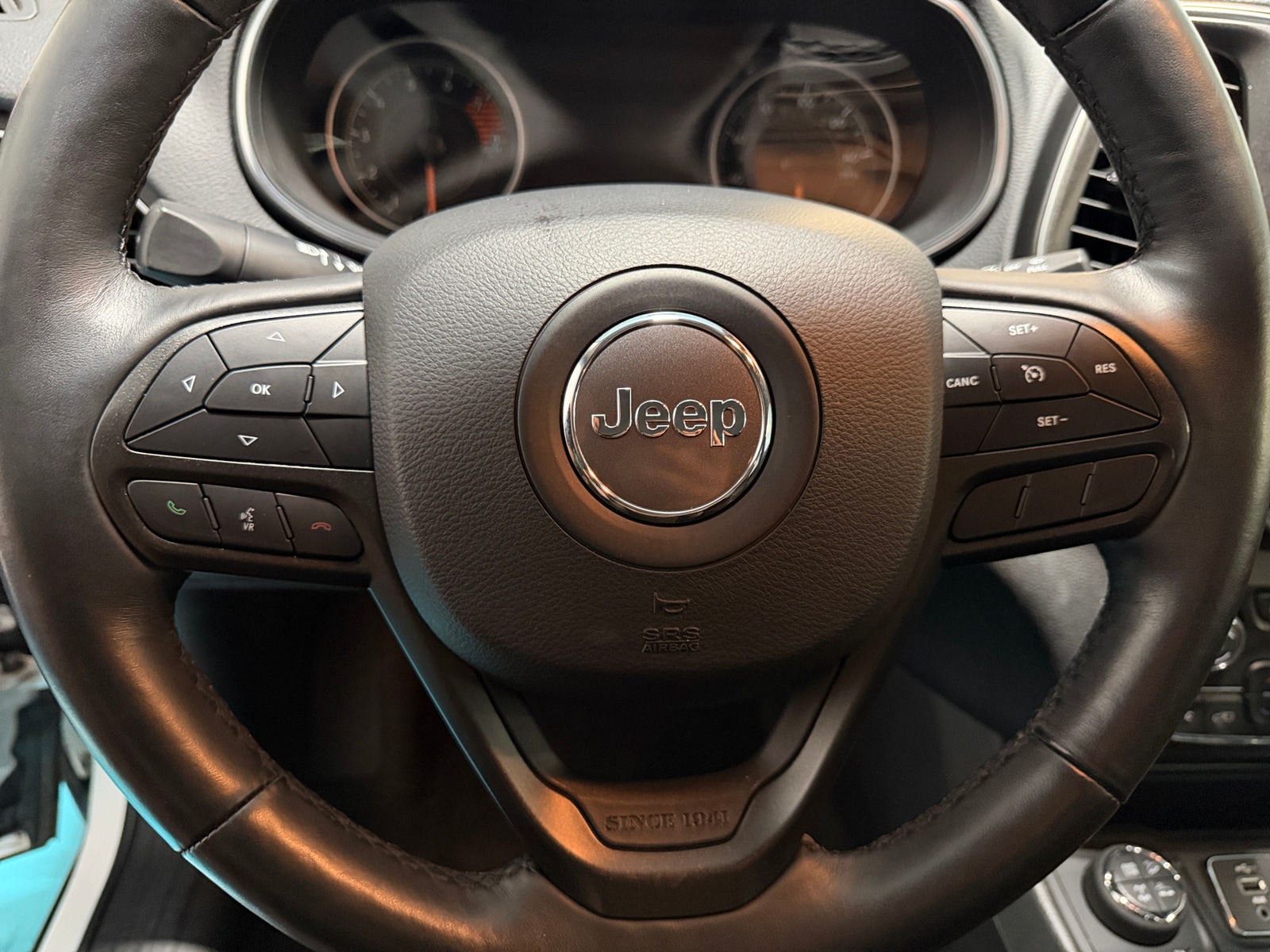 Thumbnail: 2019 Jeep Cherokee - 5