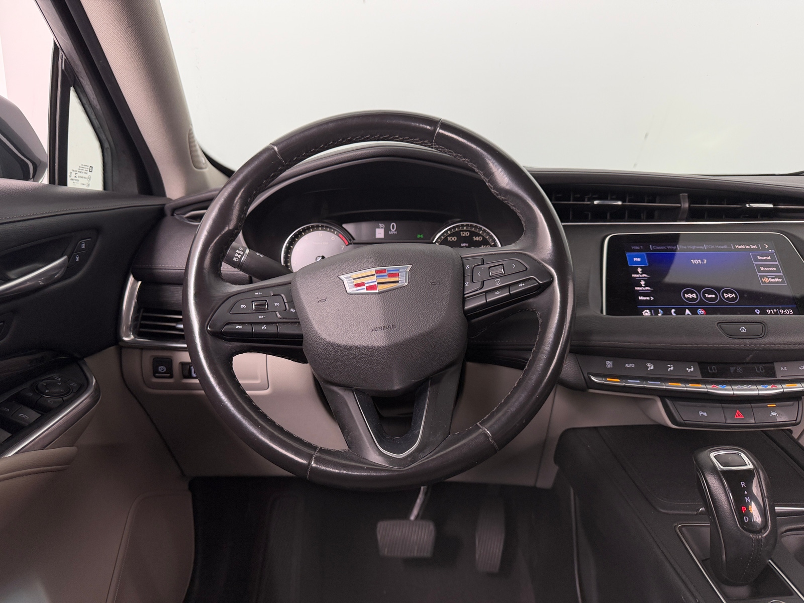 Thumbnail: 2019 Cadillac XT4 - 4
