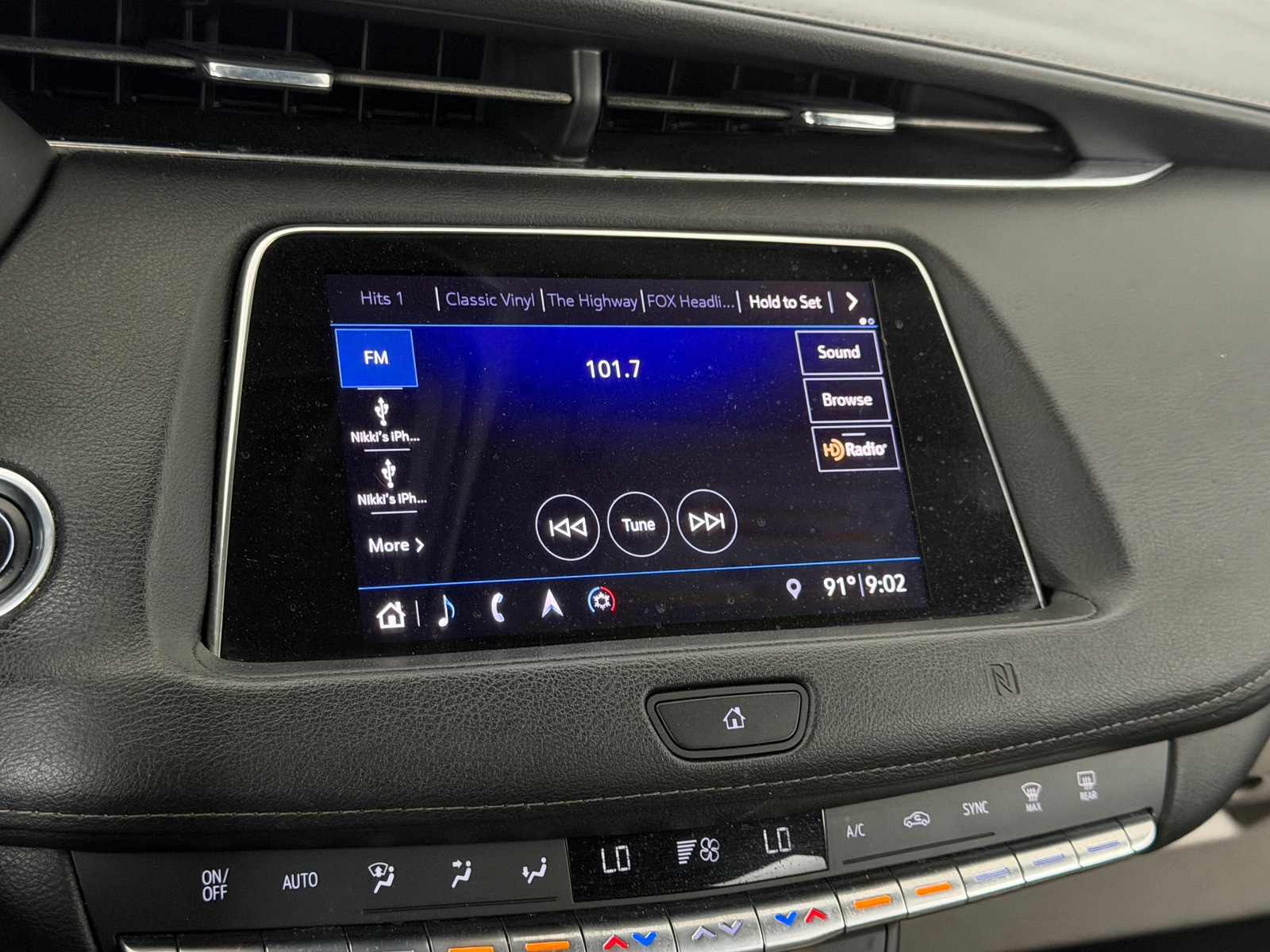 Thumbnail: 2019 Cadillac XT4 - 3