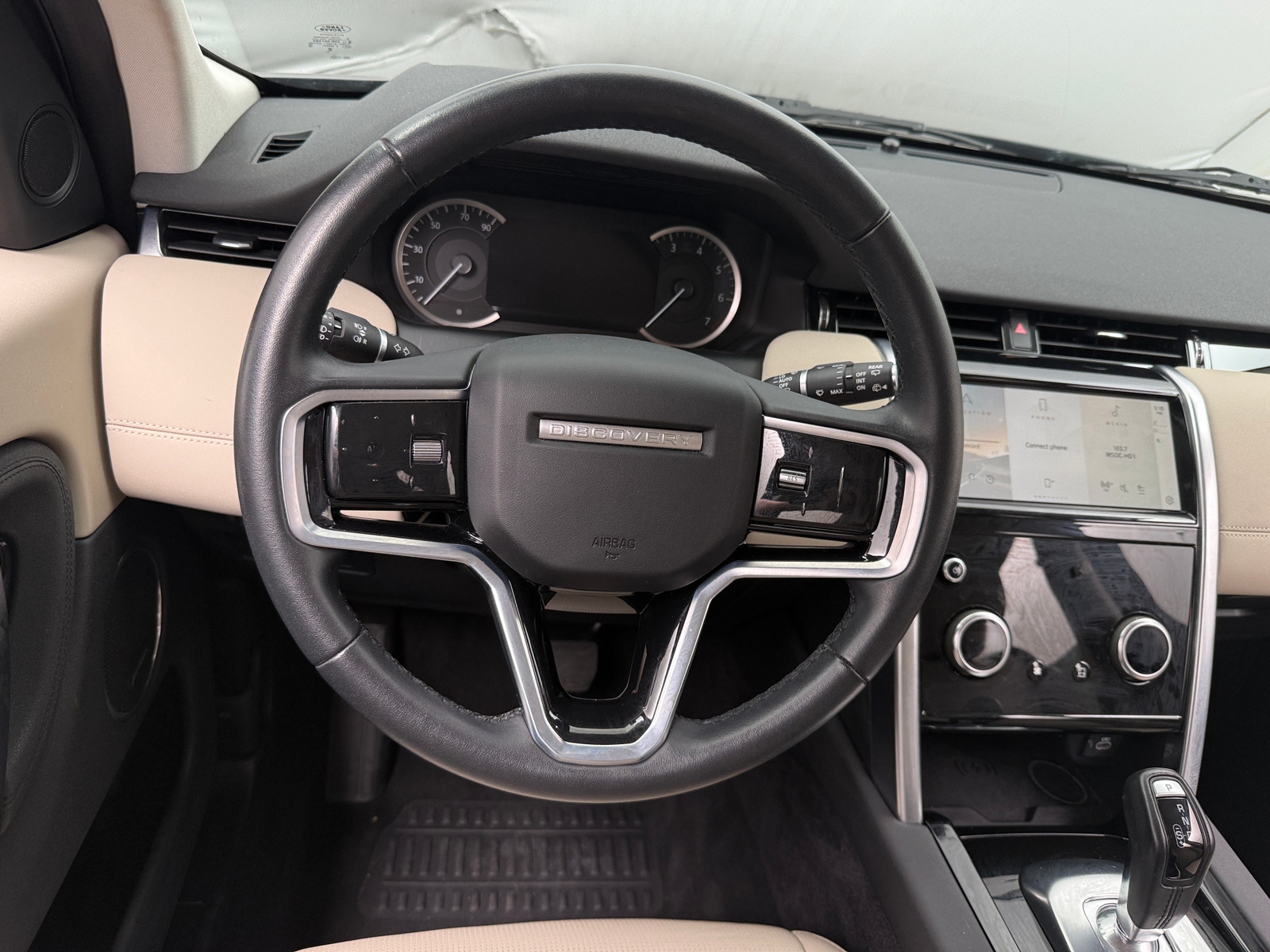 Thumbnail: 2023 Land Rover Discovery Sport - 4