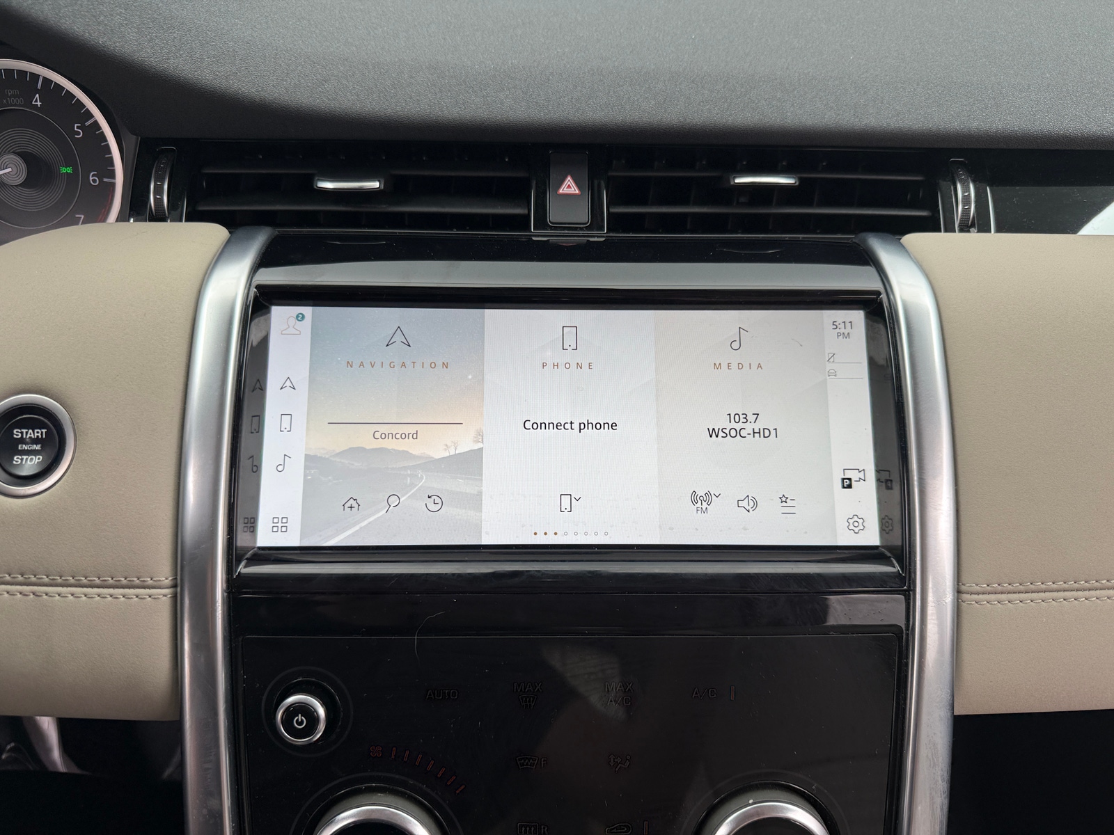 Thumbnail: 2023 Land Rover Discovery Sport - 3