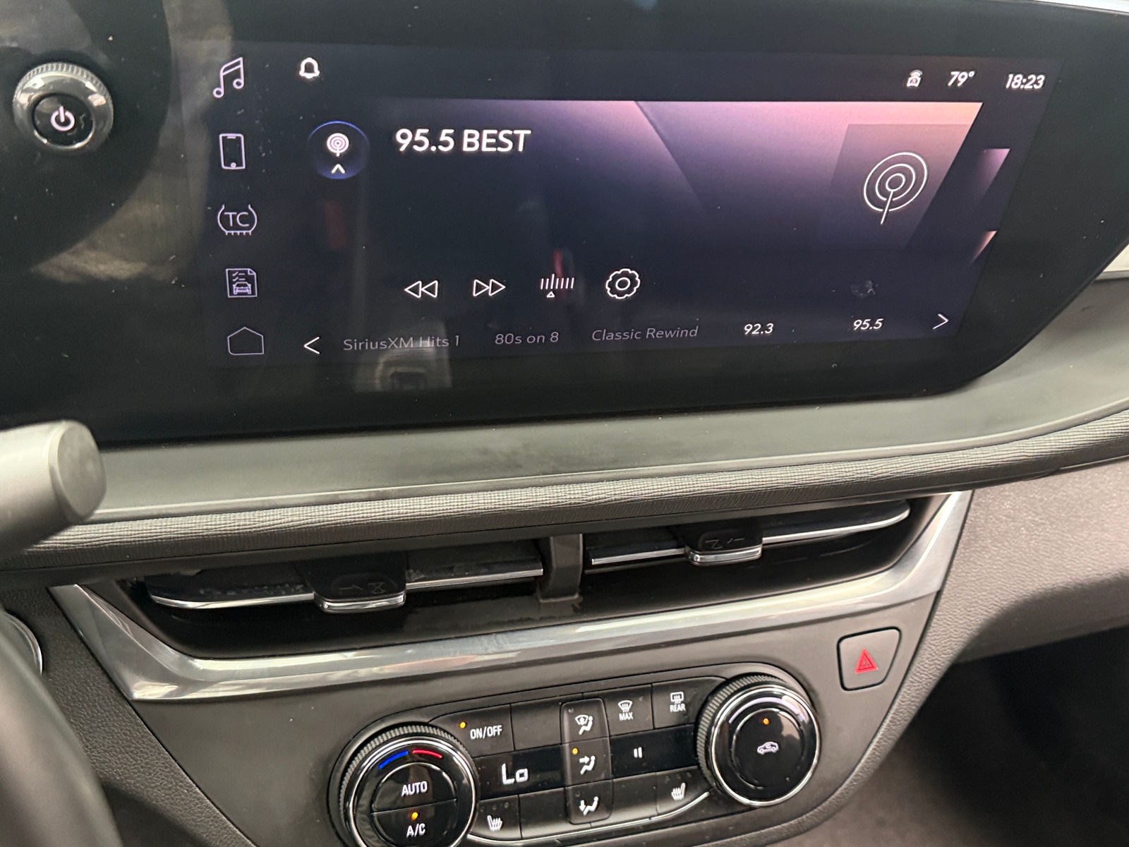 Thumbnail: 2024 Buick Envista - 3