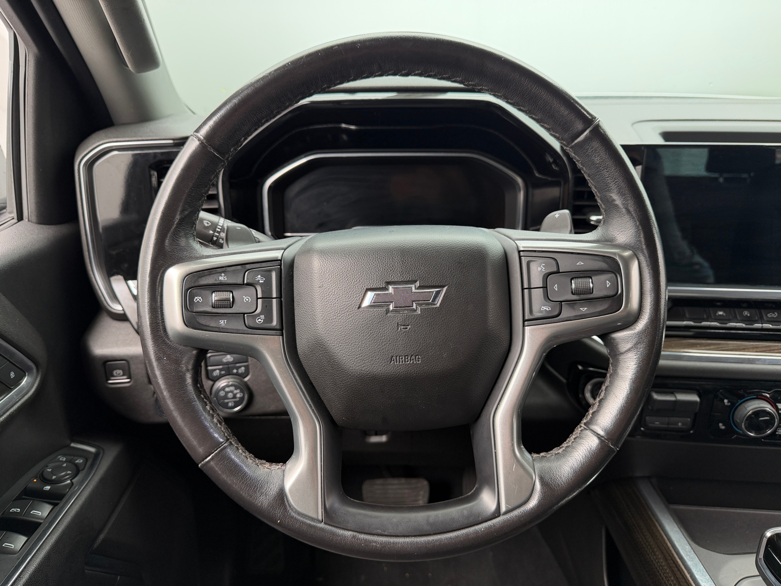 Thumbnail: 2023 Chevrolet Silverado 1500 - 5
