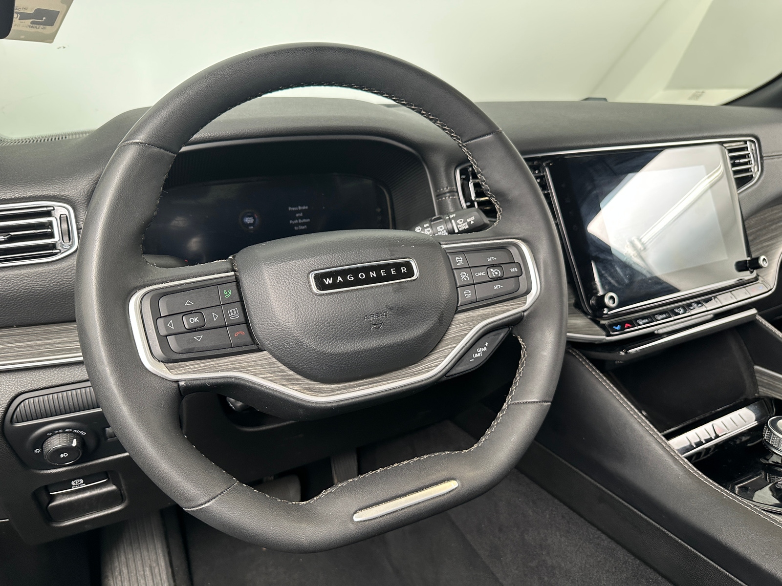 Thumbnail: 2024 Jeep Wagoneer - 4
