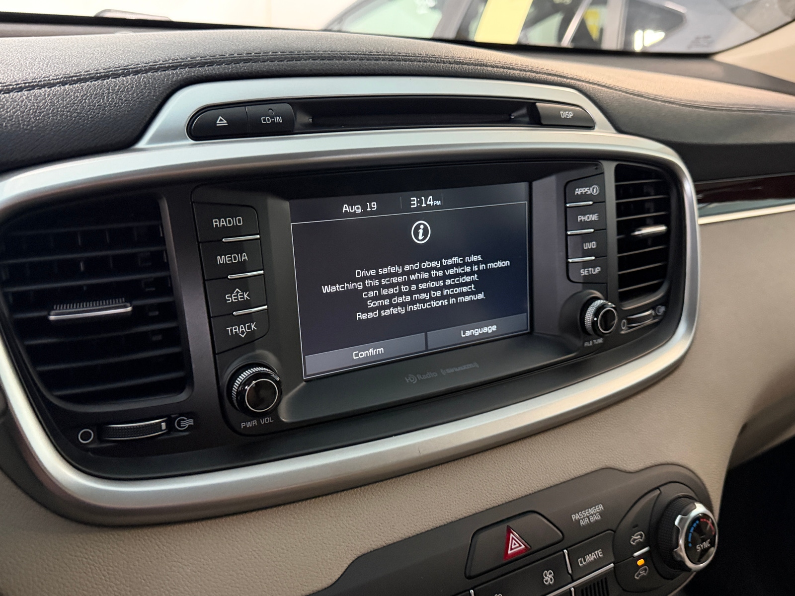 Thumbnail: 2017 Kia Sorento - 4