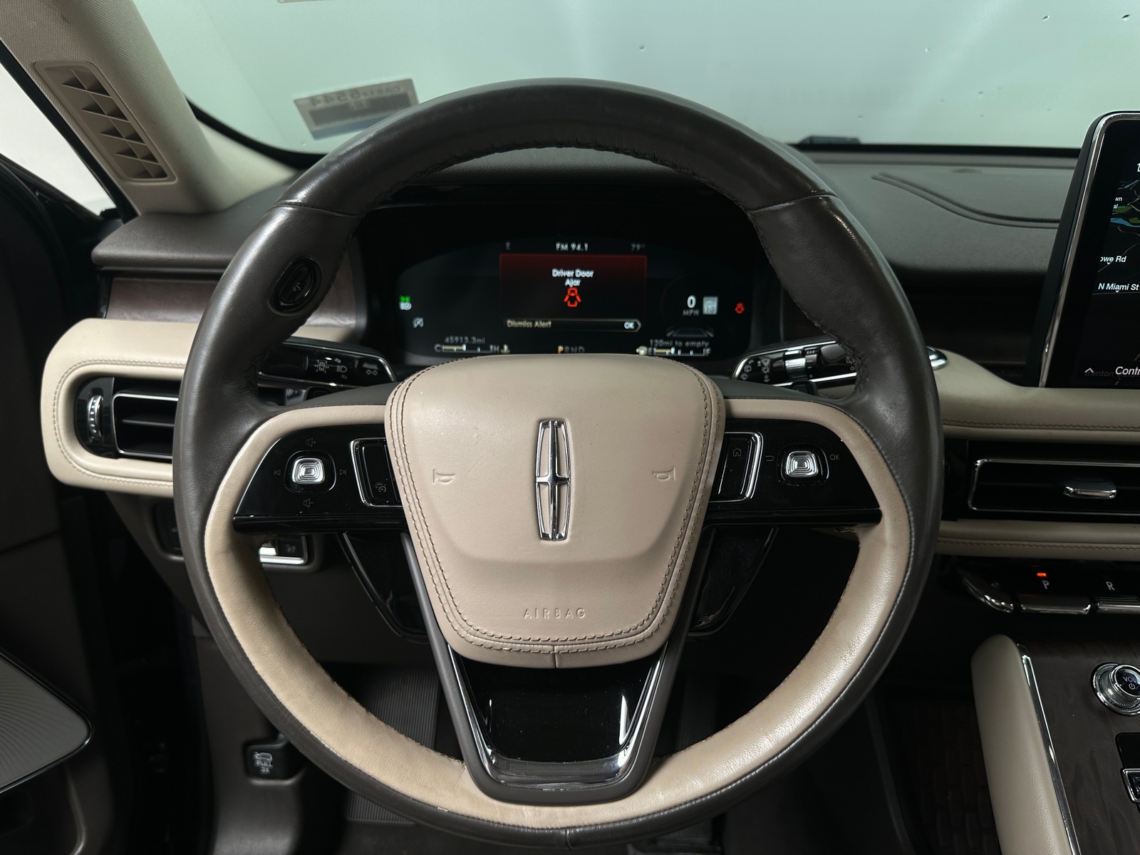 Thumbnail: 2022 Lincoln Aviator - 4