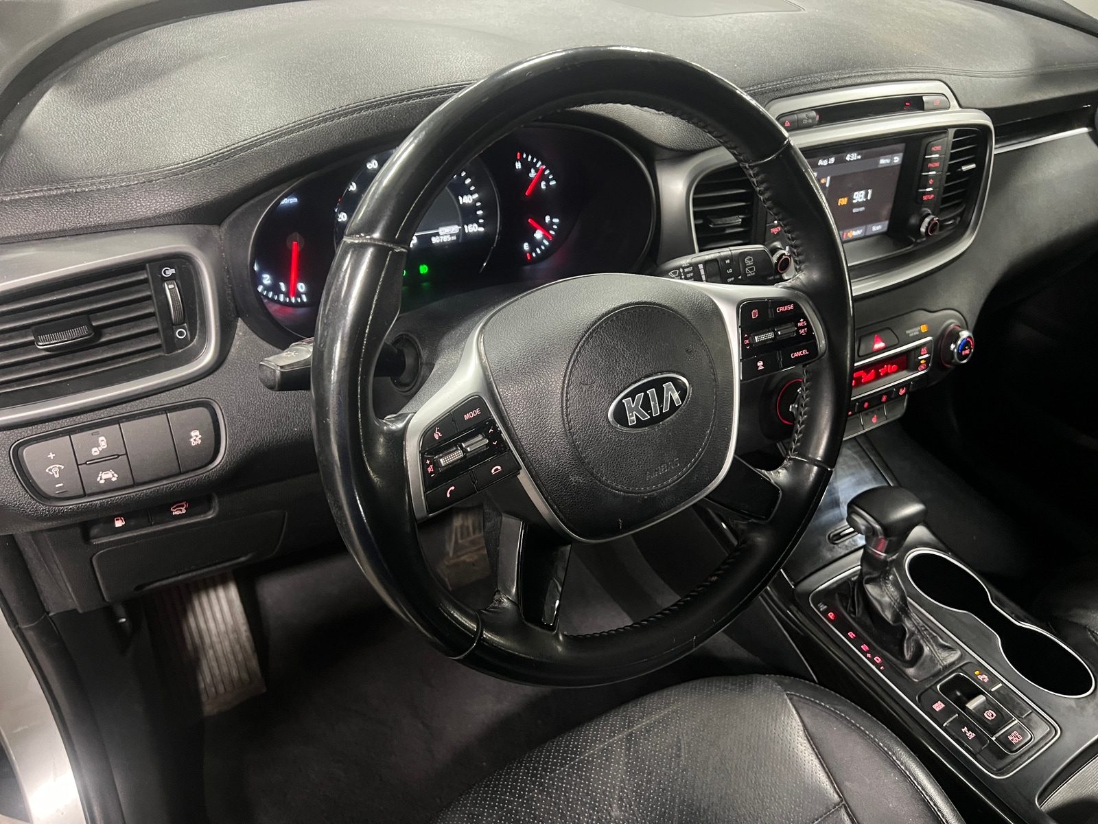 Thumbnail: 2019 Kia Sorento - 4
