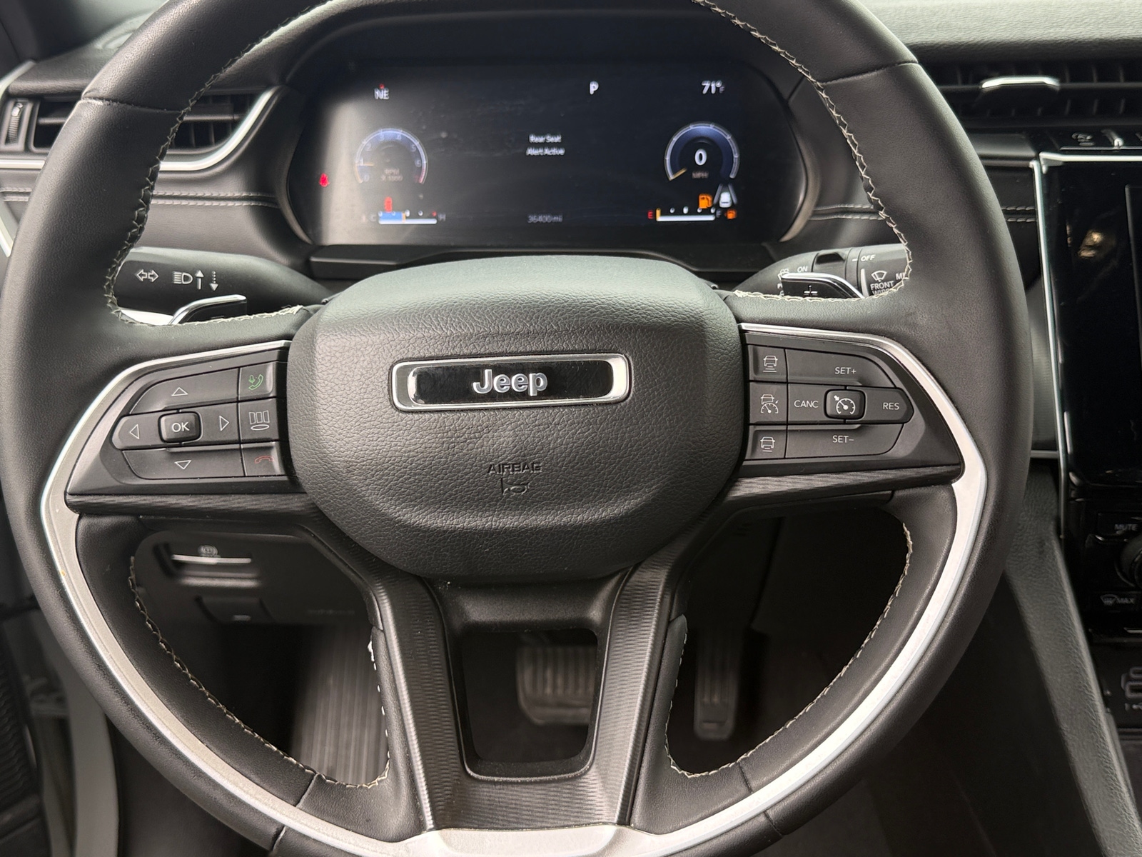 Thumbnail: 2024 Jeep Grand Cherokee - 4