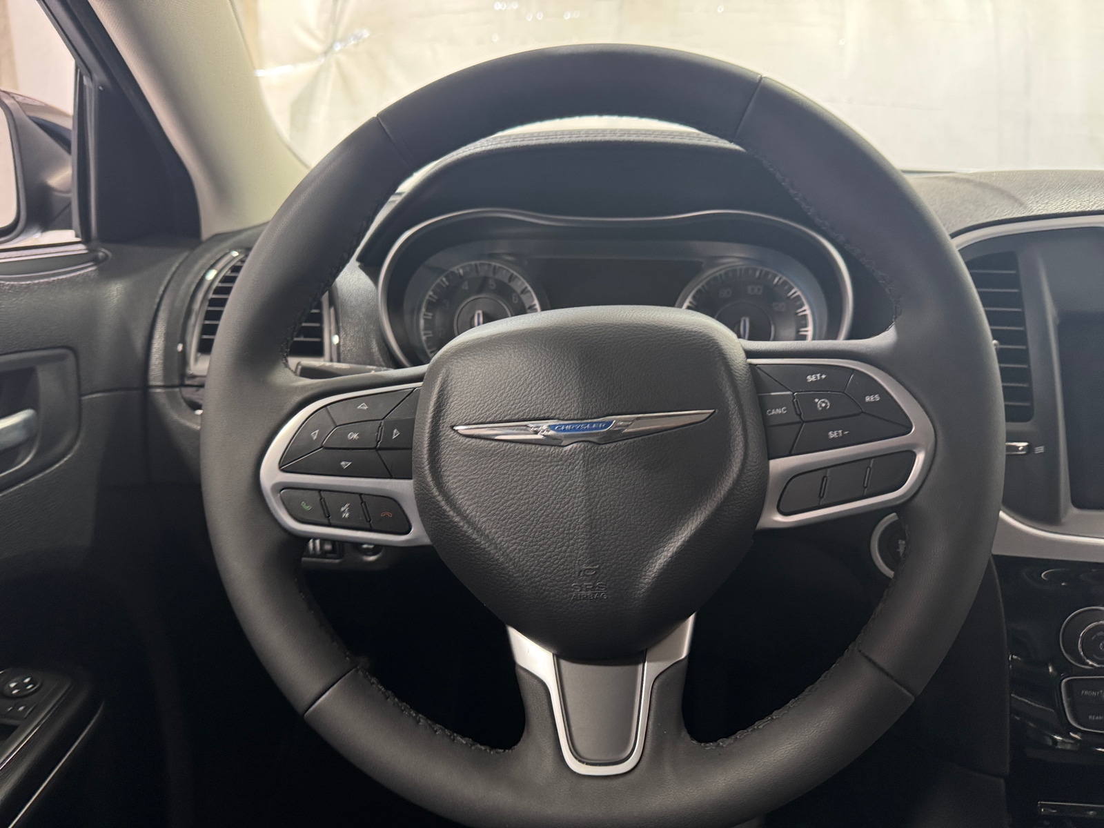 Thumbnail: 2023 Chrysler 300 - 5