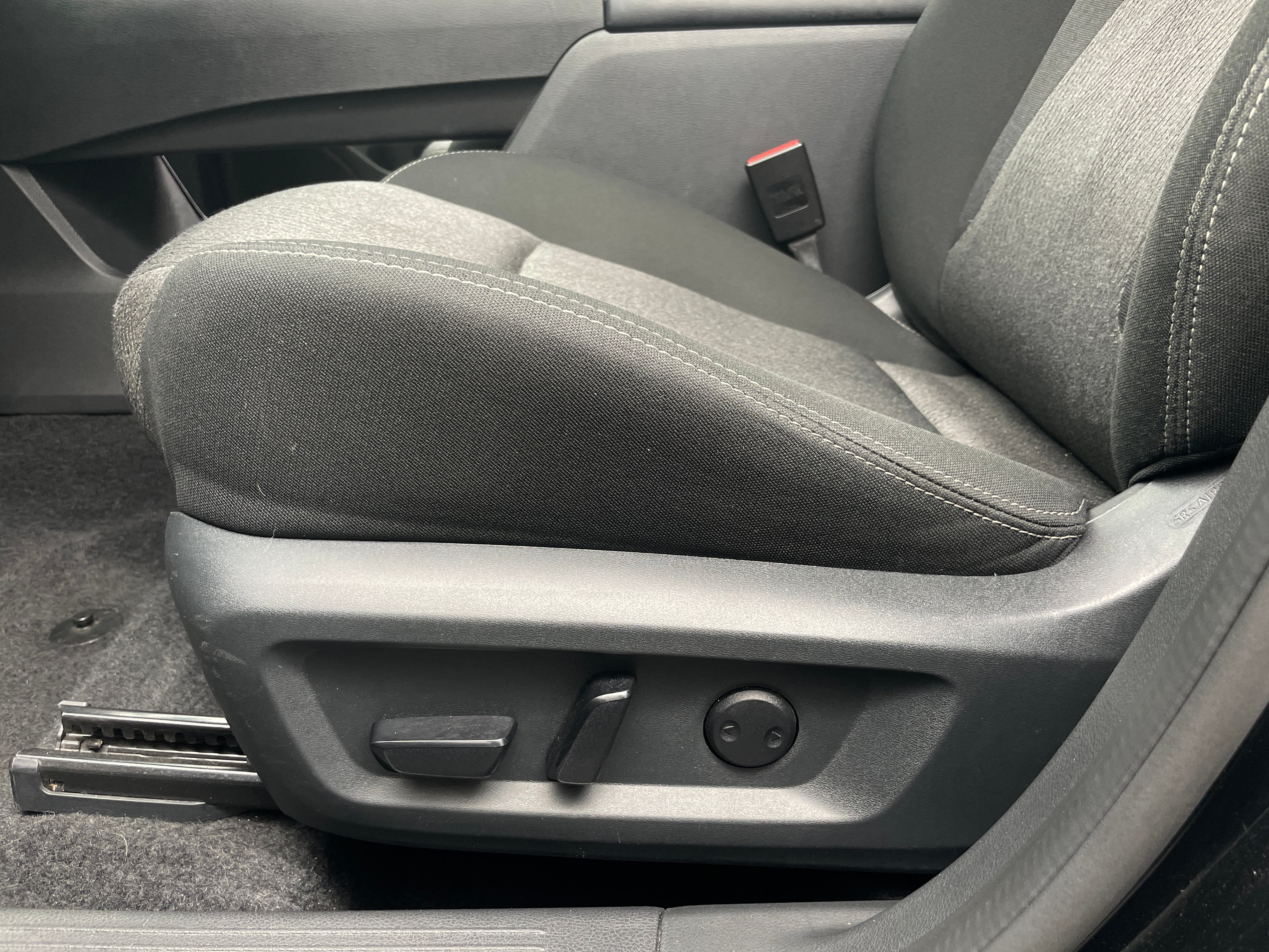2025 Nissan Rogue SV - Photo 10