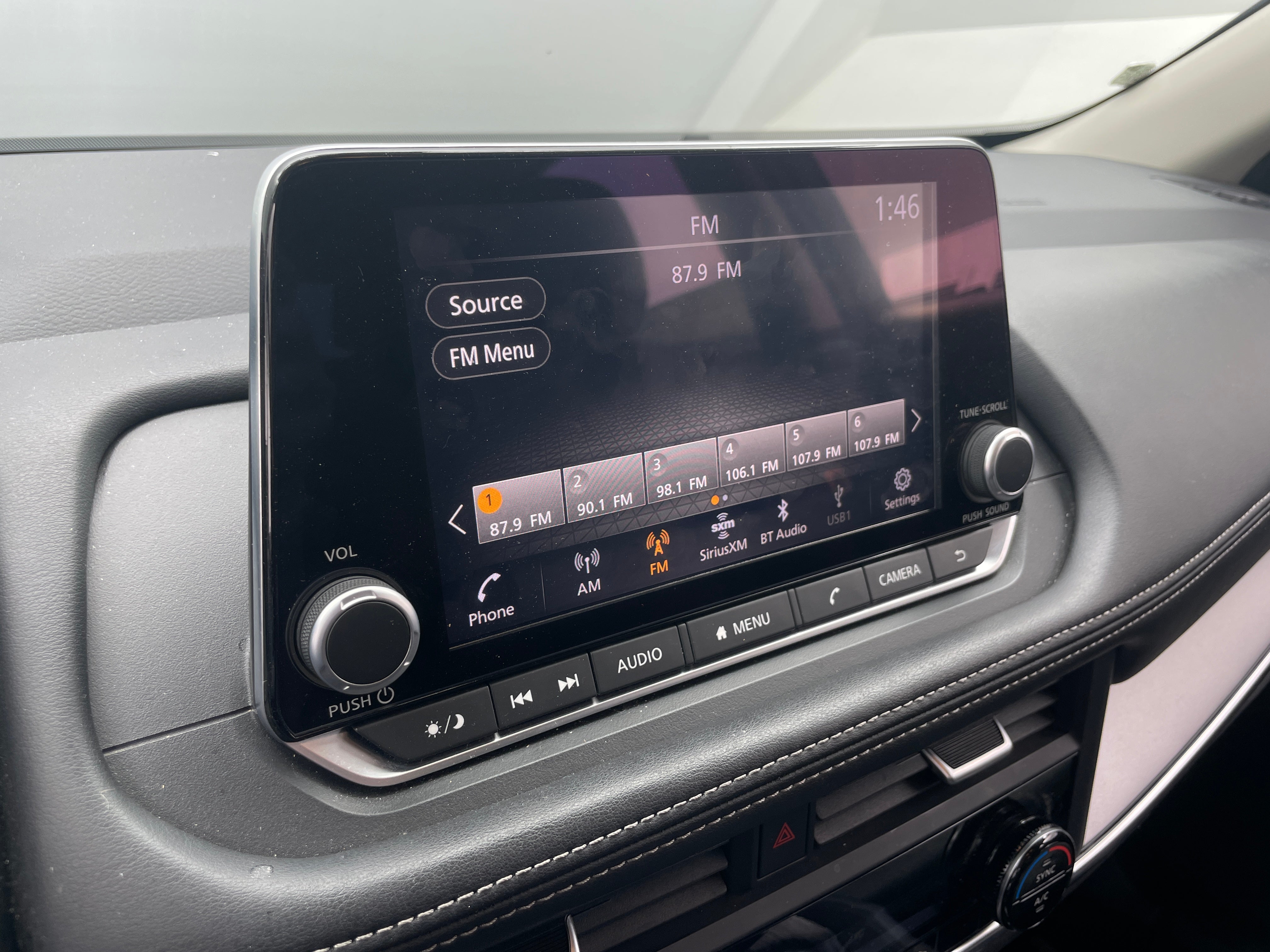 2025 Nissan Rogue SV - Photo 15