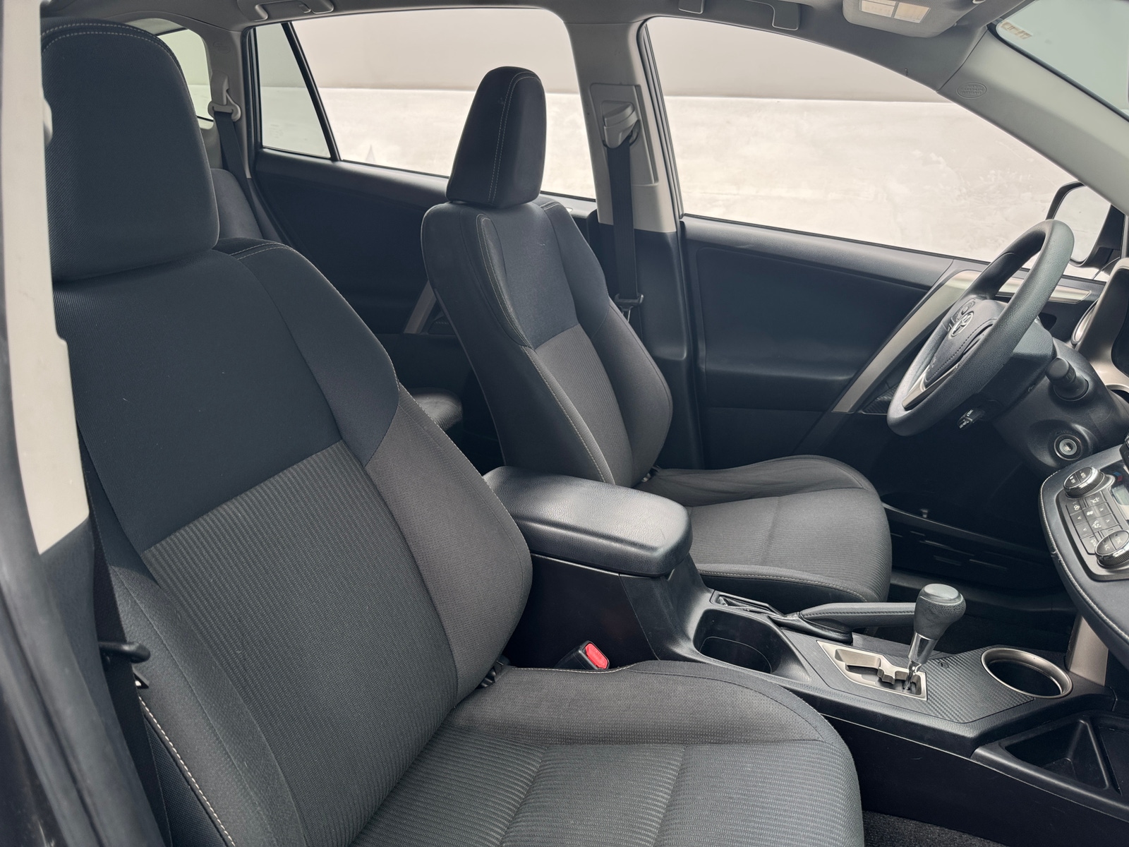 Thumbnail: 2015 Toyota RAV4 - 2