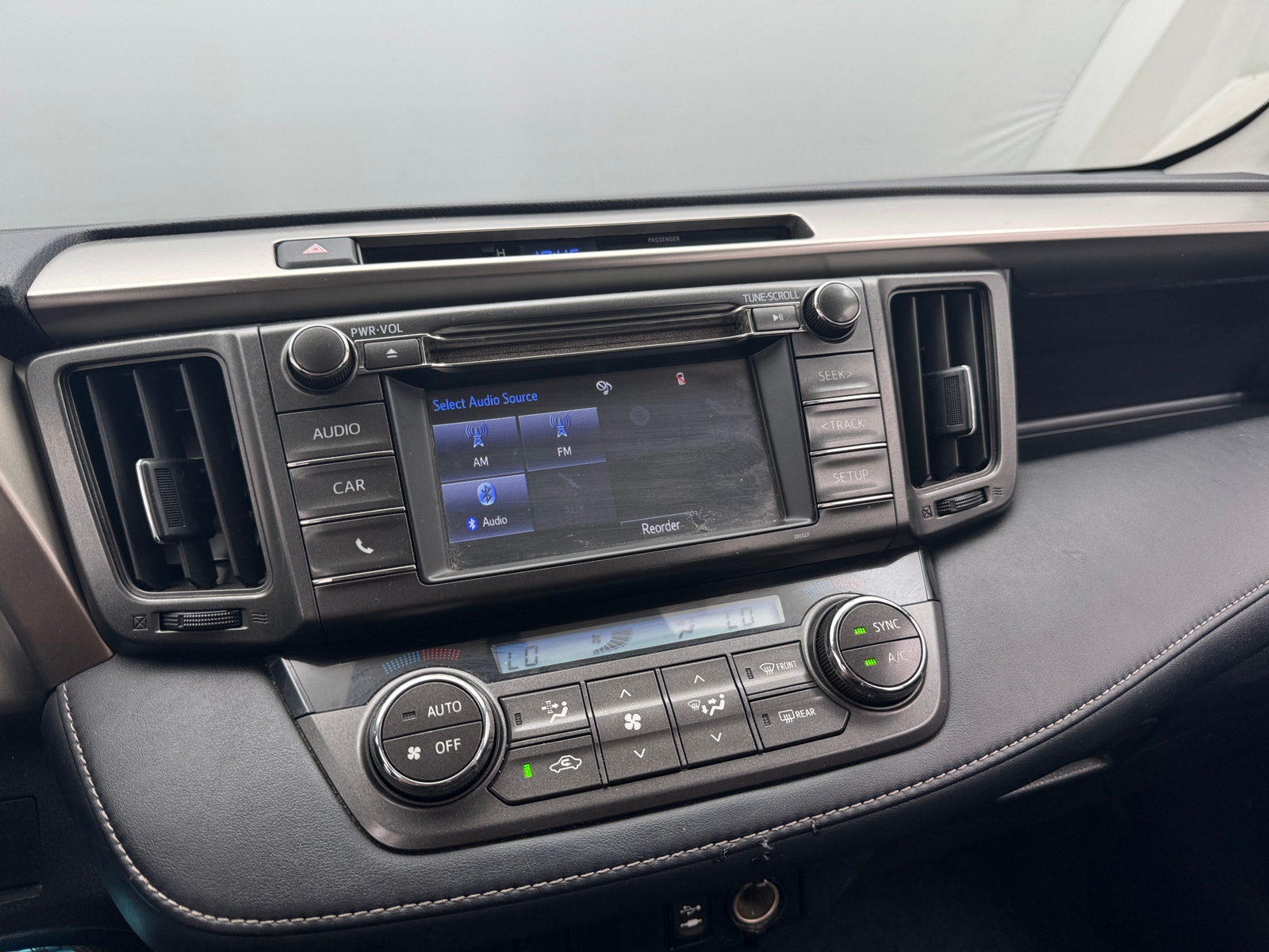 Thumbnail: 2015 Toyota RAV4 - 4