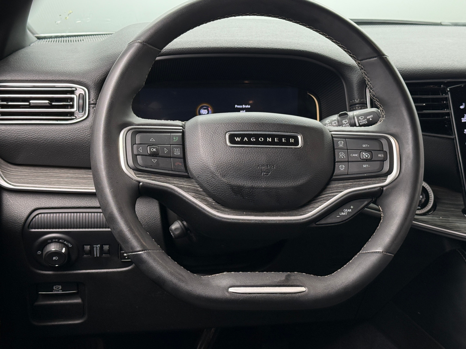 Thumbnail: 2024 Jeep Wagoneer - 4