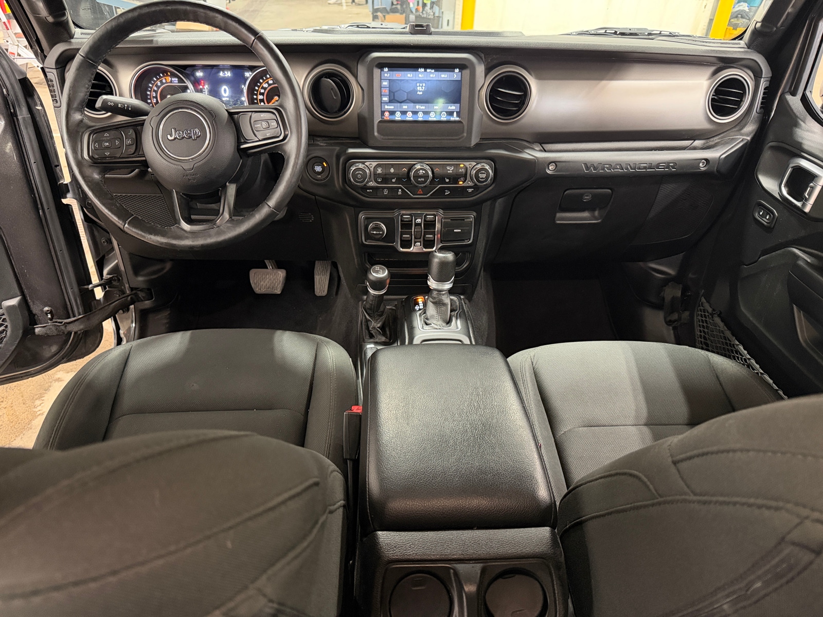 Thumbnail: 2019 Jeep Wrangler - 3