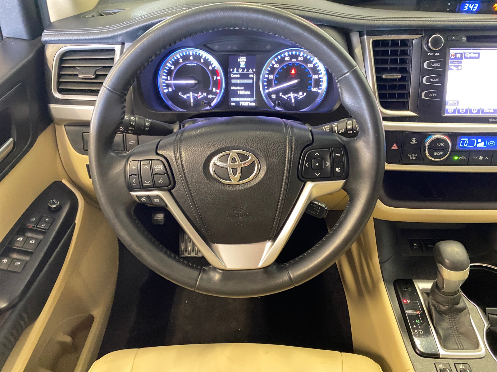 Thumbnail: 2015 Toyota Highlander - 4