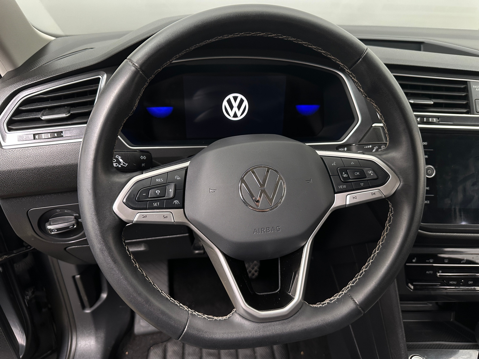 Thumbnail: 2024 Volkswagen Tiguan - 4