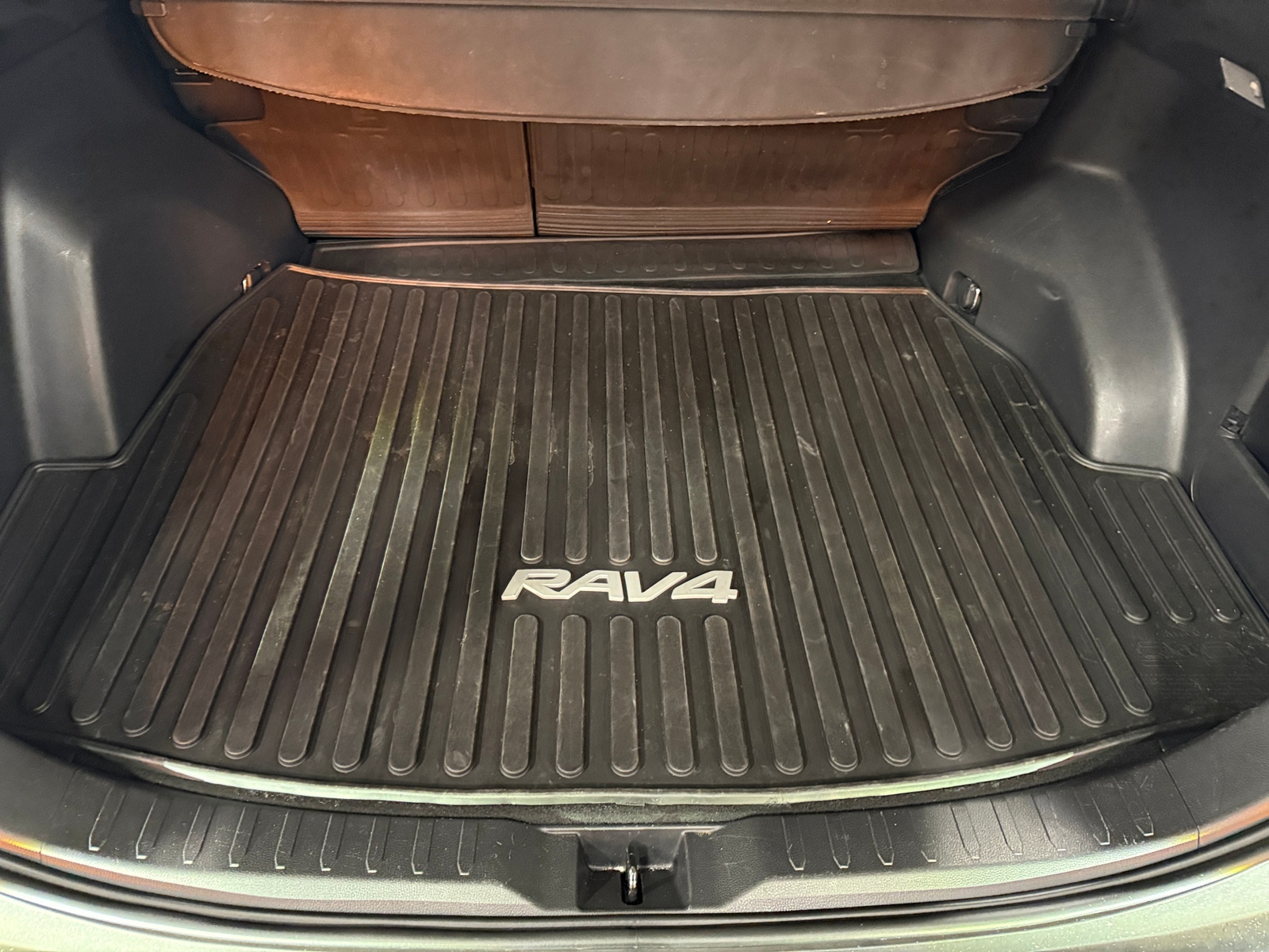 Thumbnail: 2021 Toyota RAV4 - 7