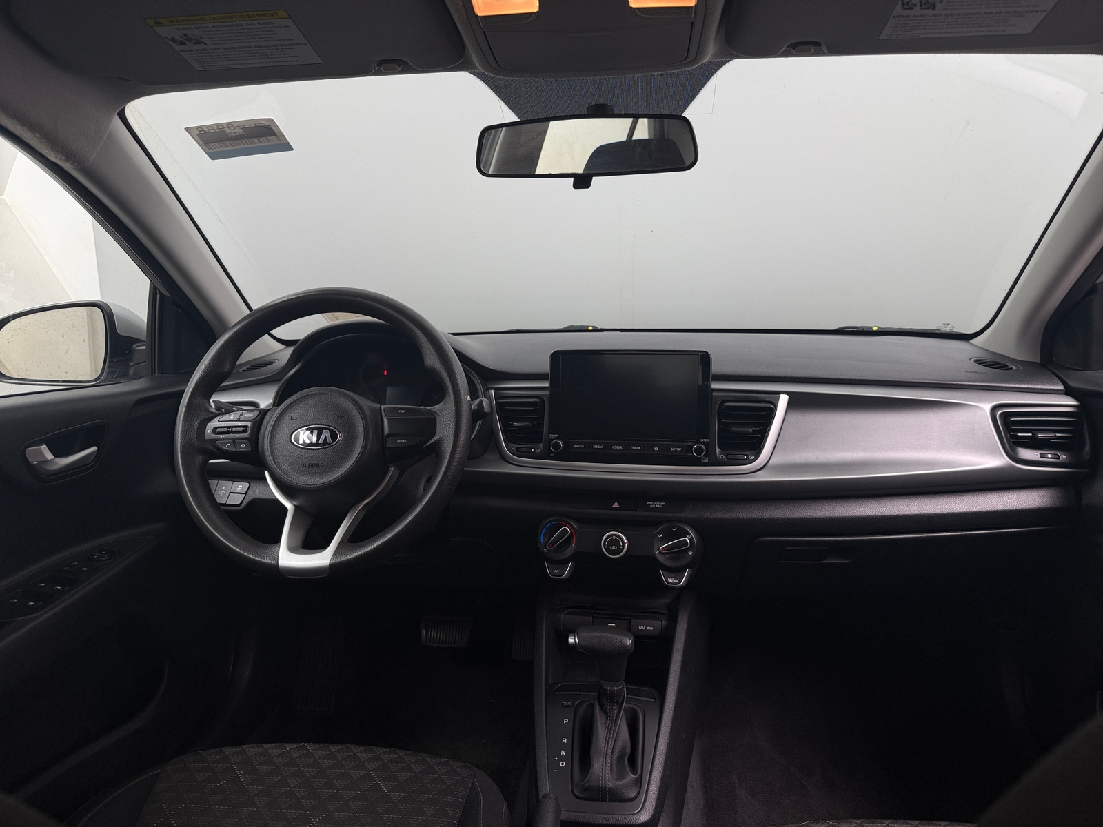 Thumbnail: 2021 Kia Rio - 3