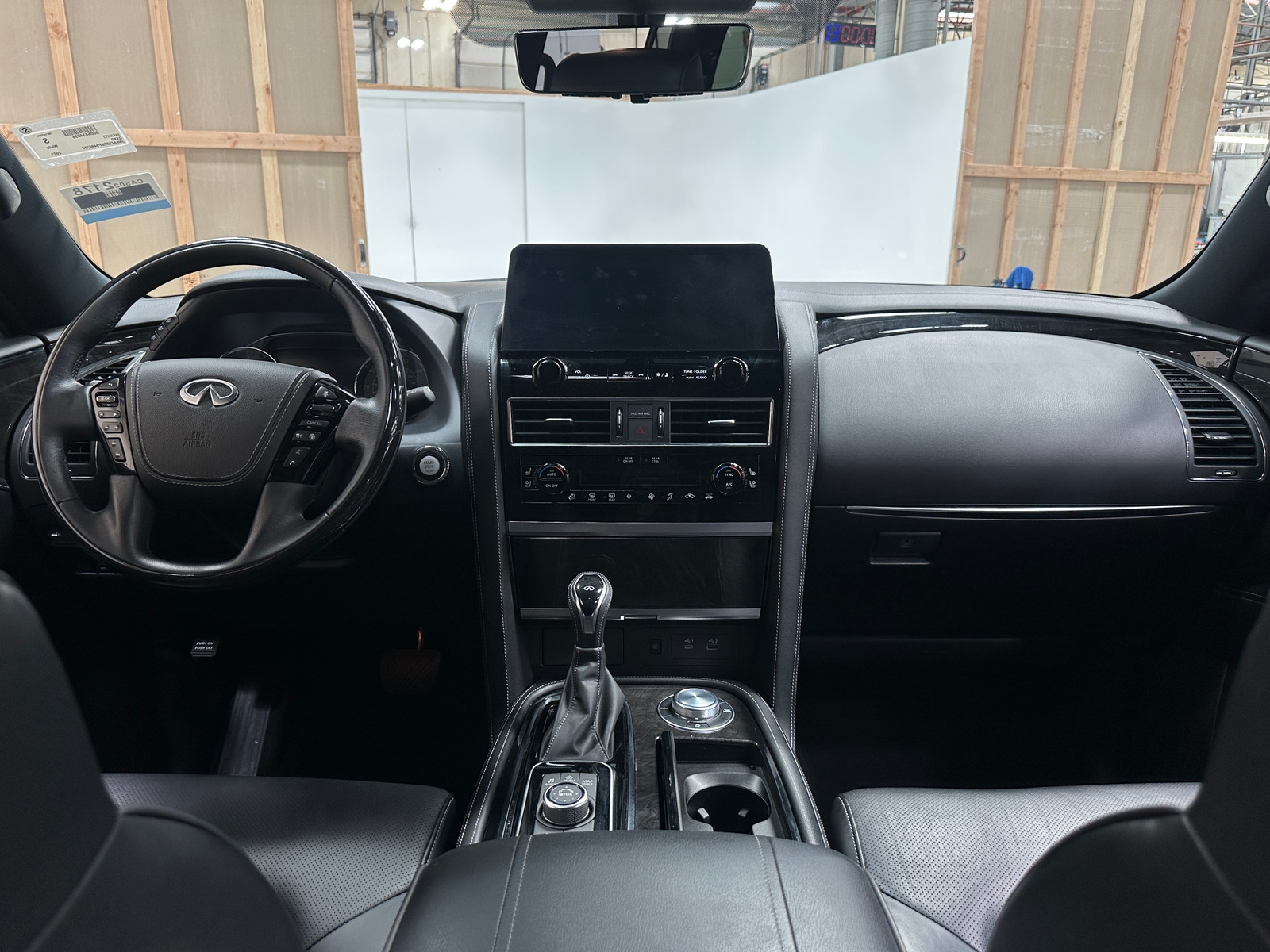 Thumbnail: 2023 INFINITI QX80 - 2