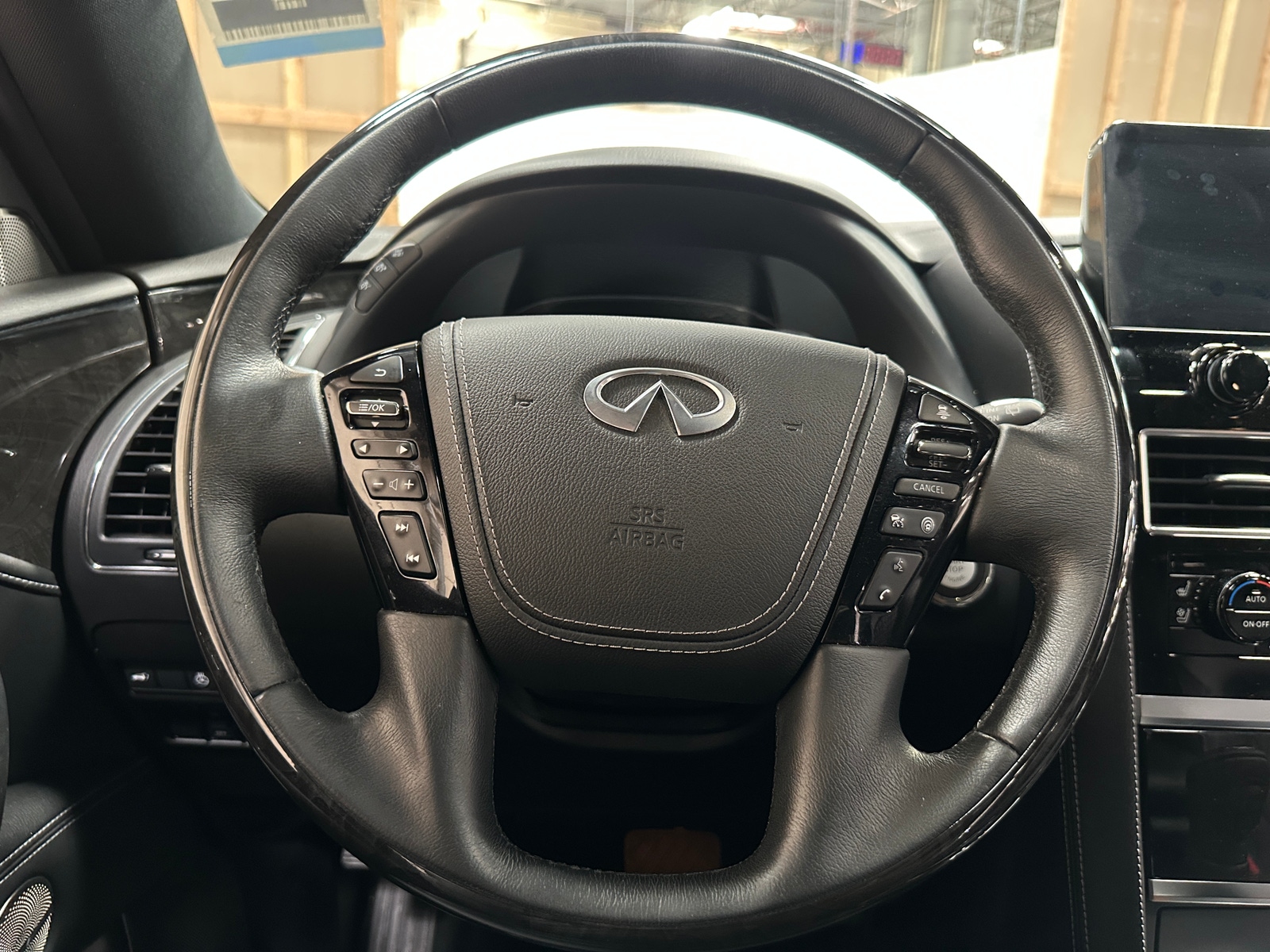 Thumbnail: 2023 INFINITI QX80 - 4