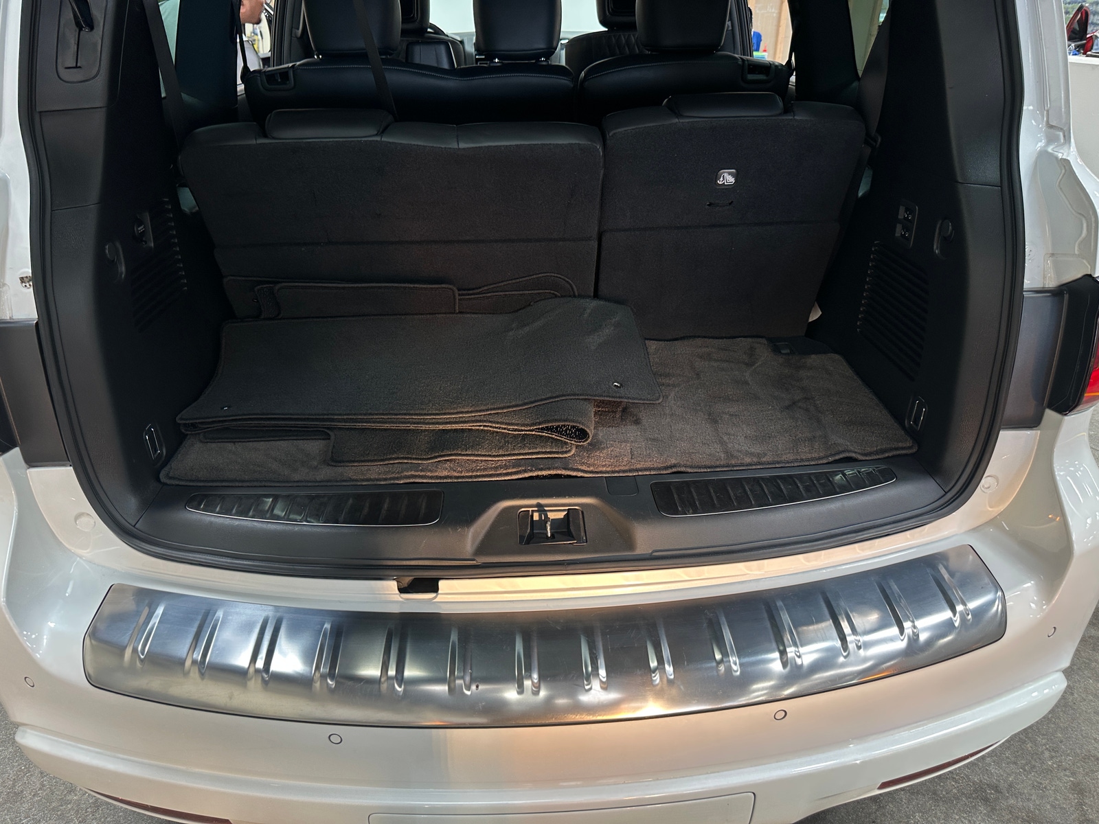 Thumbnail: 2023 INFINITI QX80 - 6