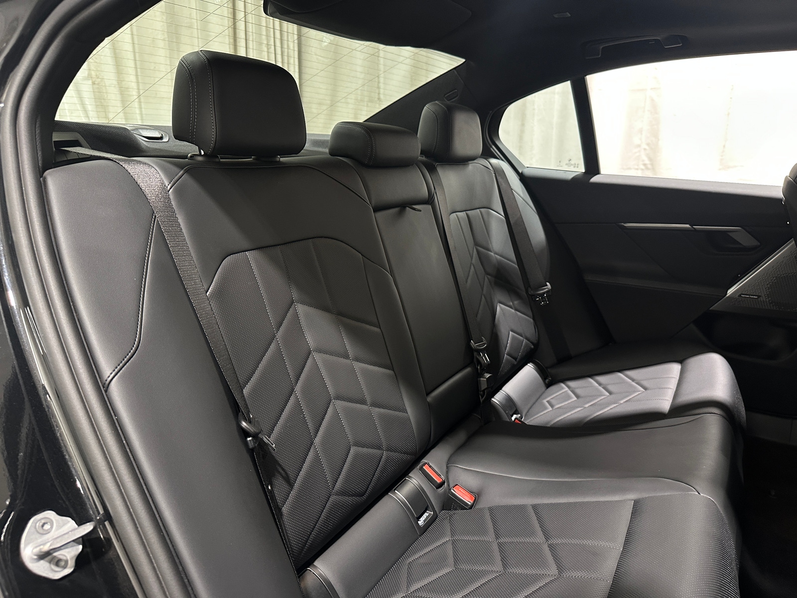 Thumbnail: 2026 BMW 5 Series - 5
