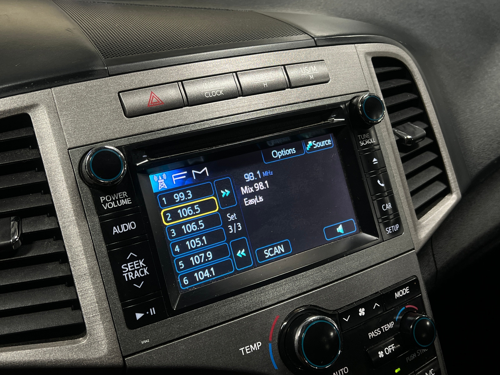 Thumbnail: 2014 Toyota Venza - 4