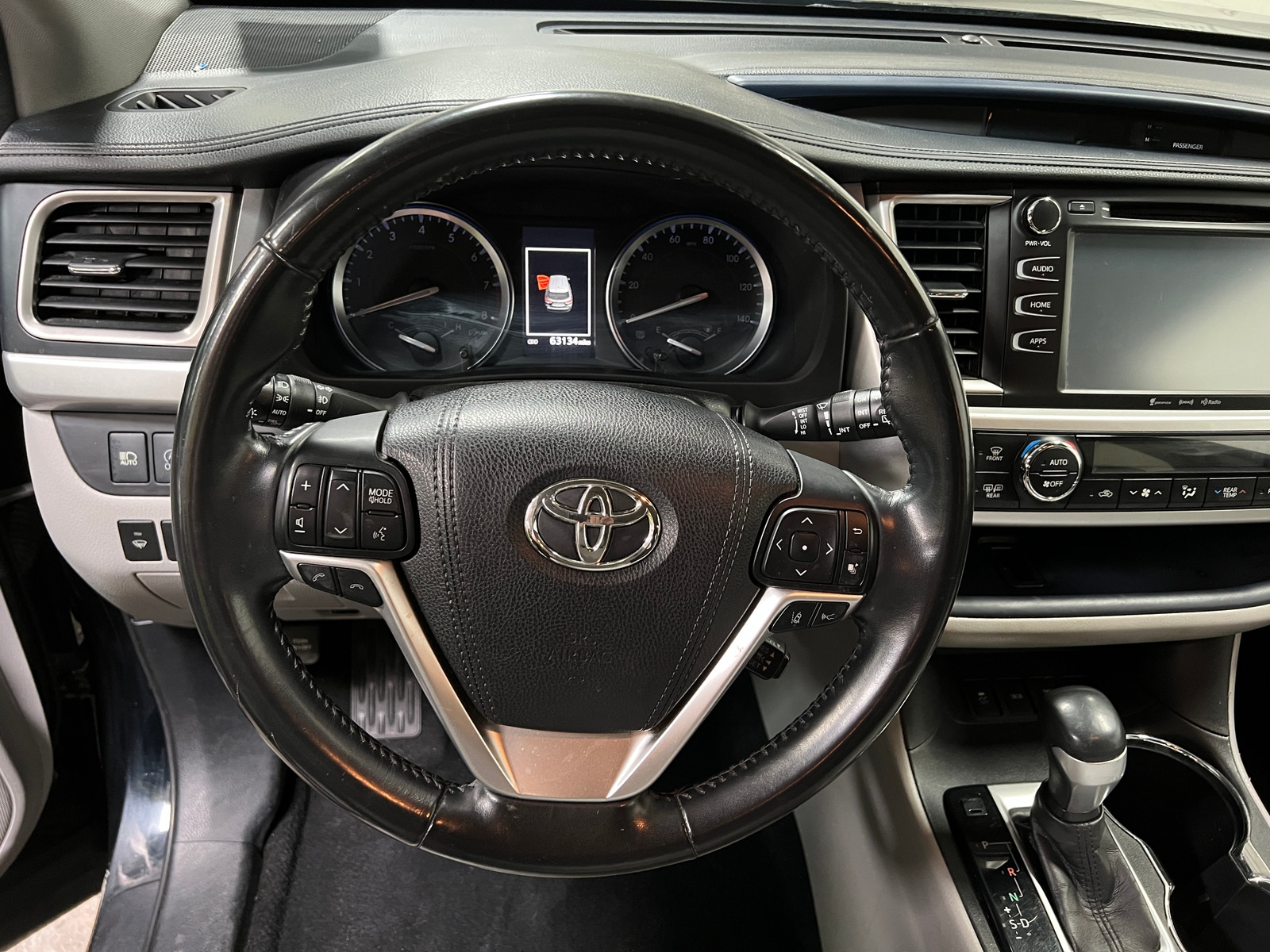 Thumbnail: 2017 Toyota Highlander - 4