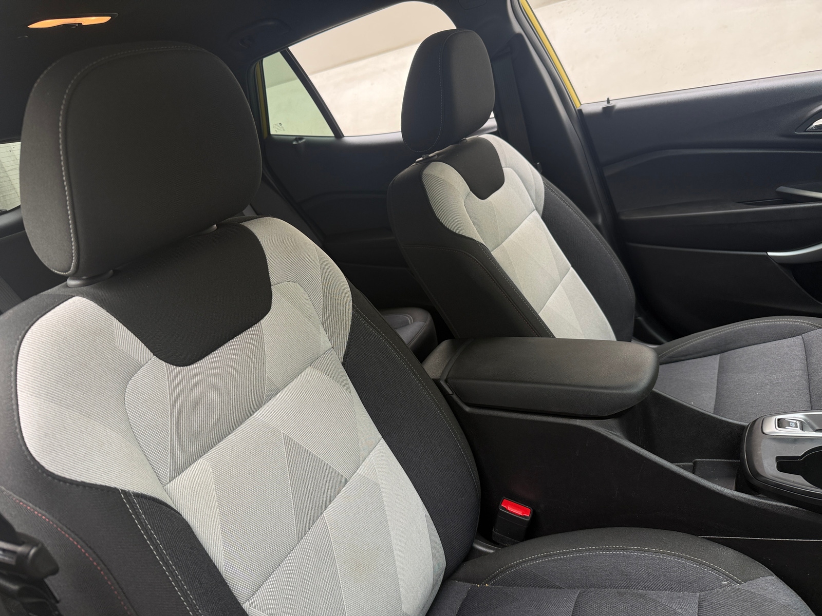Thumbnail: 2025 Chevrolet Trax - 2