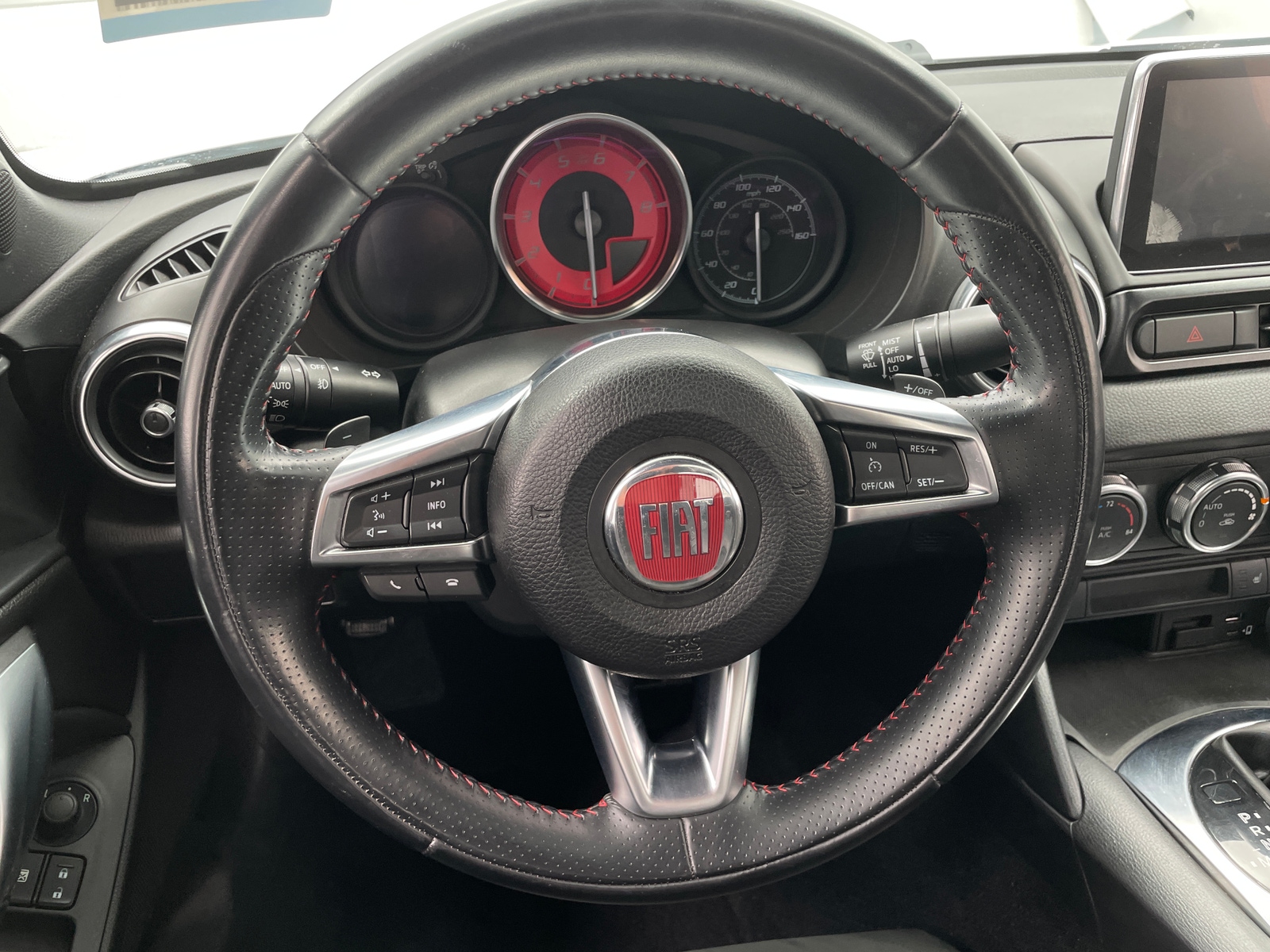 Thumbnail: 2017 Fiat 124 Spider - 5