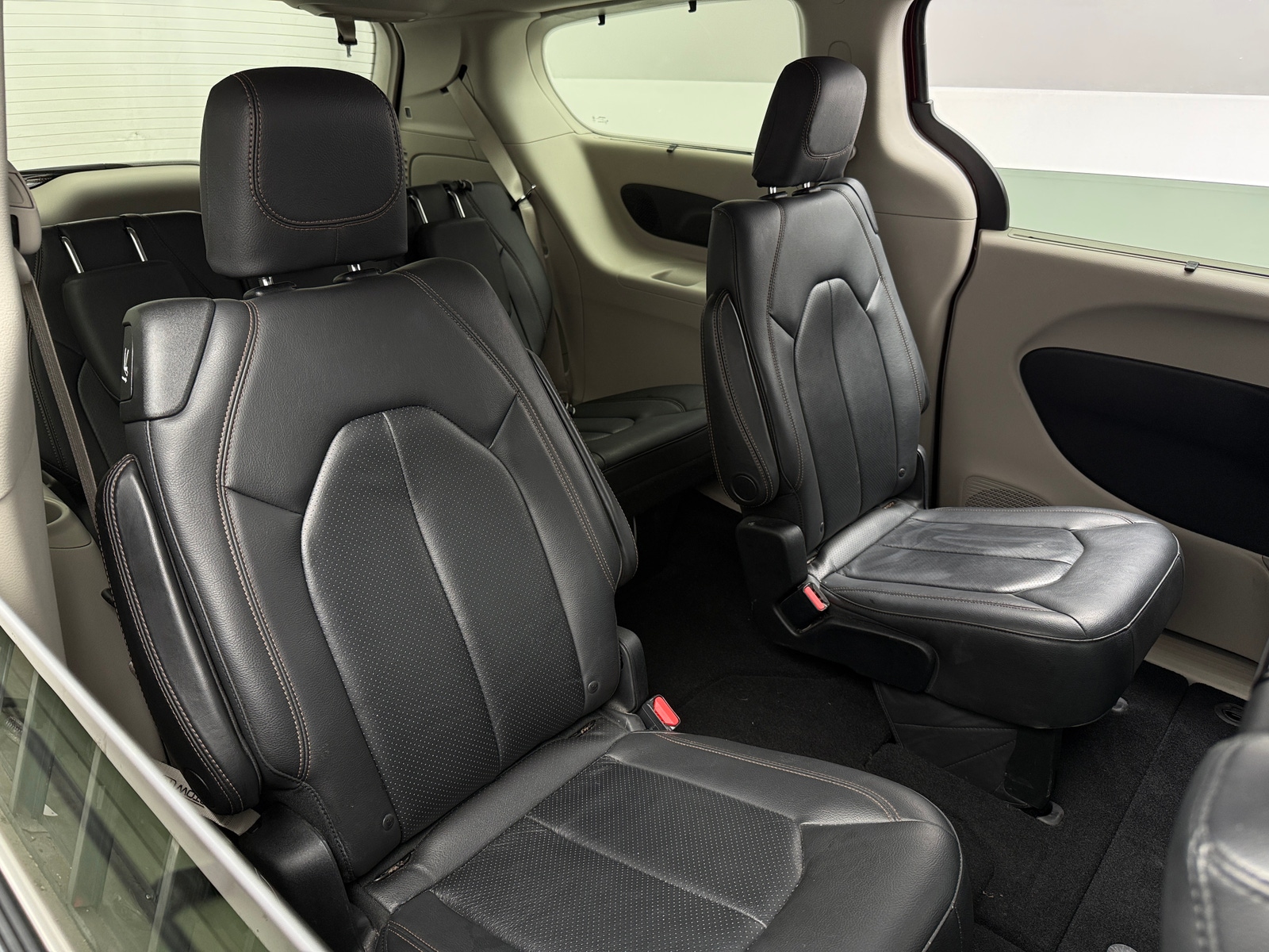 Thumbnail: 2017 Chrysler Pacifica - 5